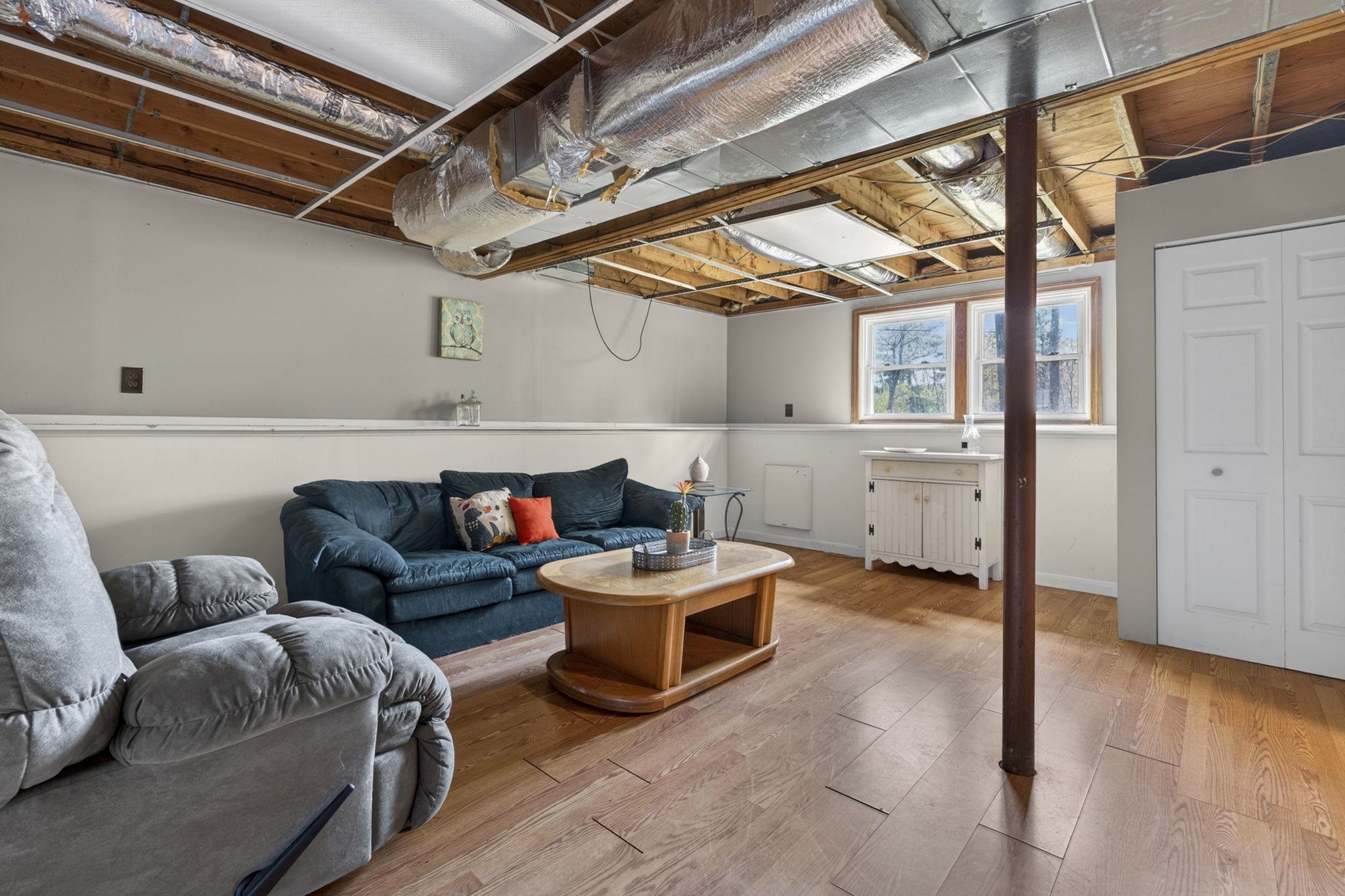 6 Power St, Raymond, NH 03077