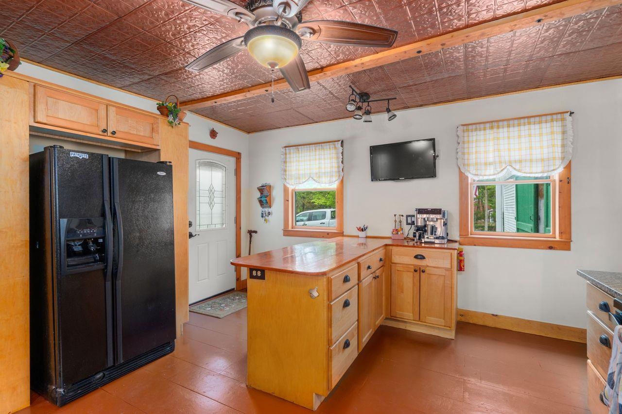6 Mammoth Rd, Windham, NH 03087