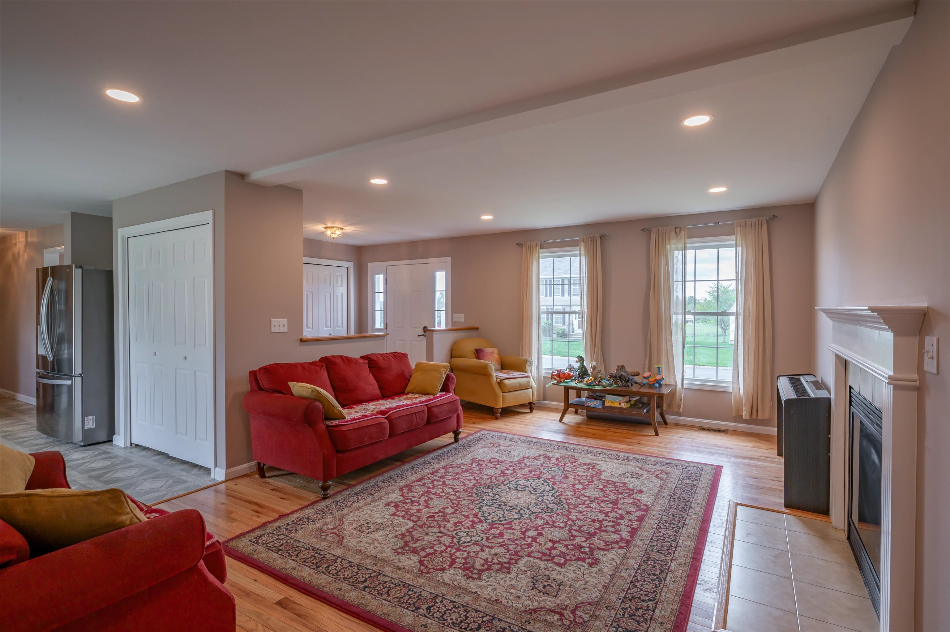23 Normandy Way, Nashua, NH 03063