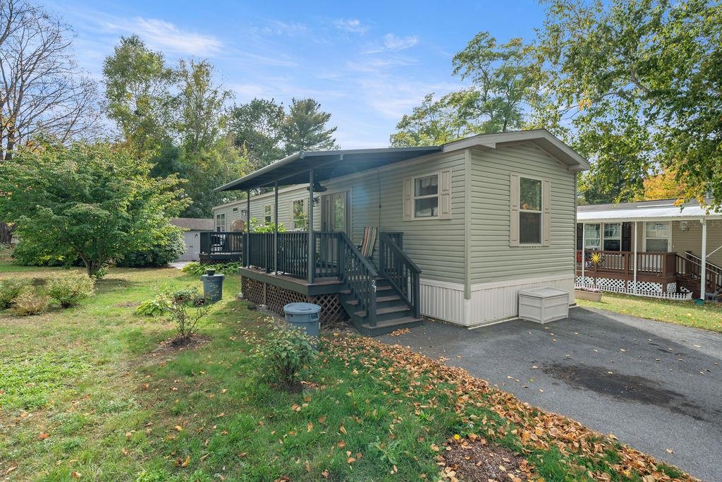 27 Hayes Pk, Exeter, NH 03833