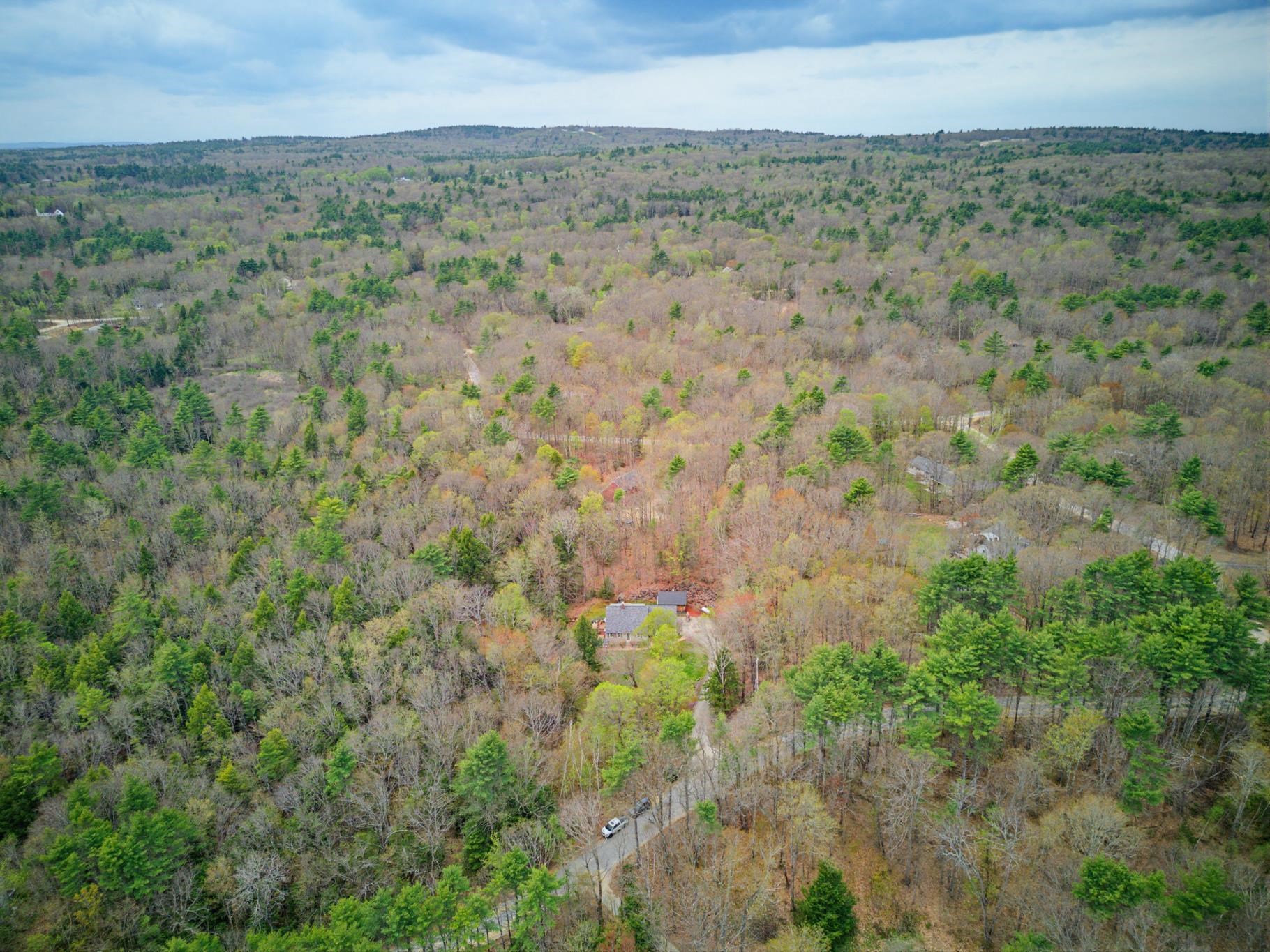 22 Hillview Dr, Chichester, NH 03258