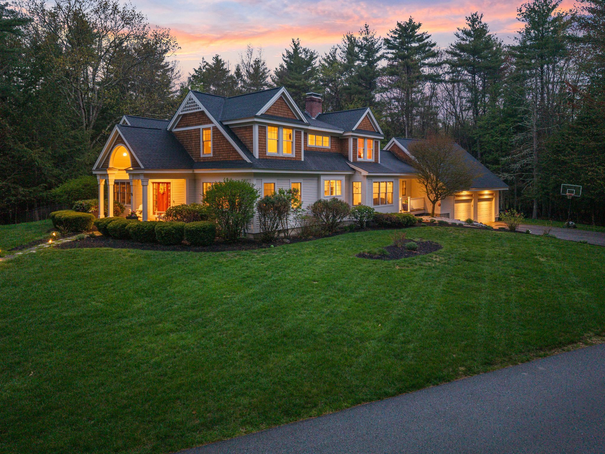 15 Wiggin Way, Stratham, NH 03885