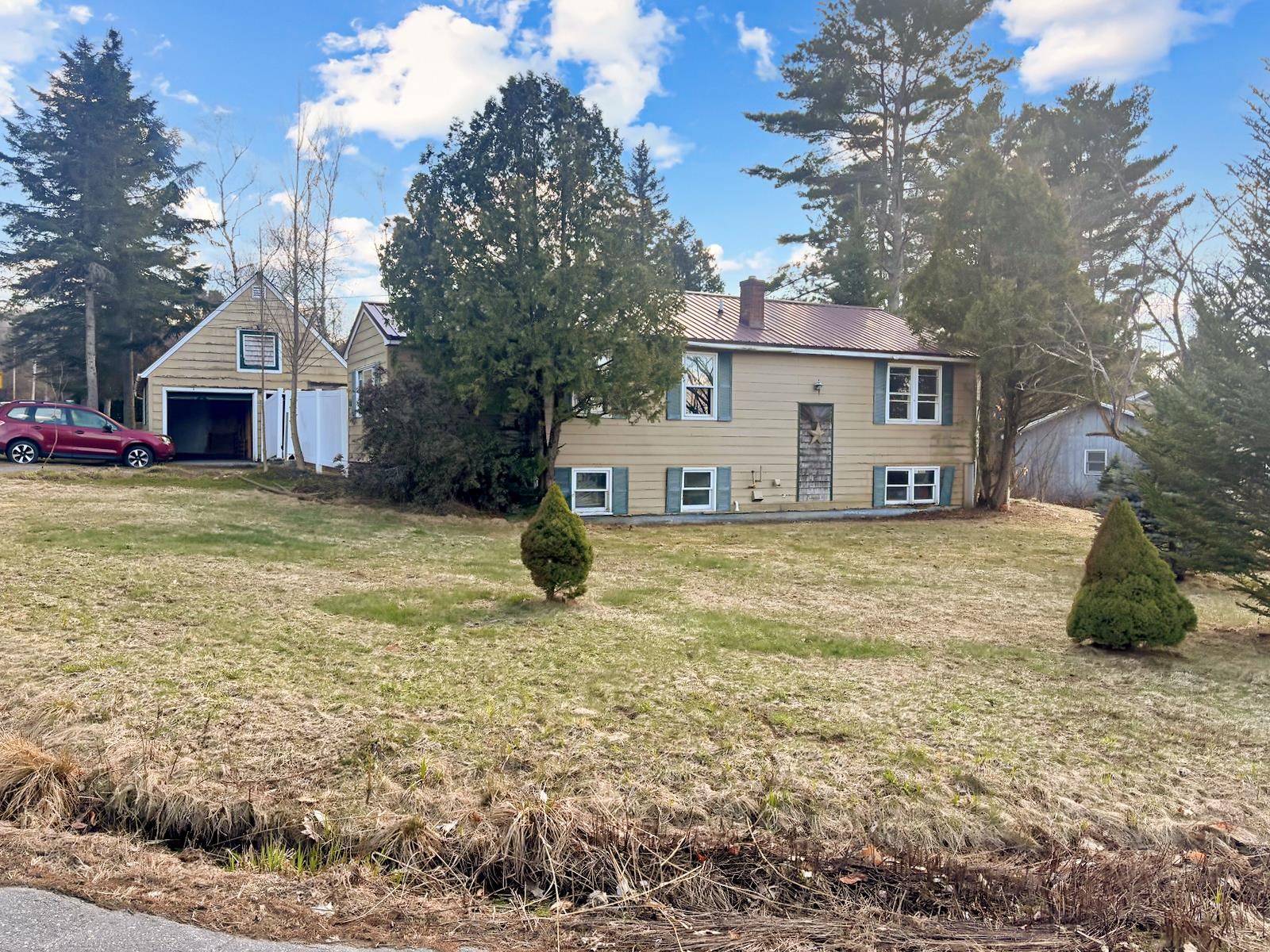 24 Morrison Hill Dr, Littleton, NH 03561