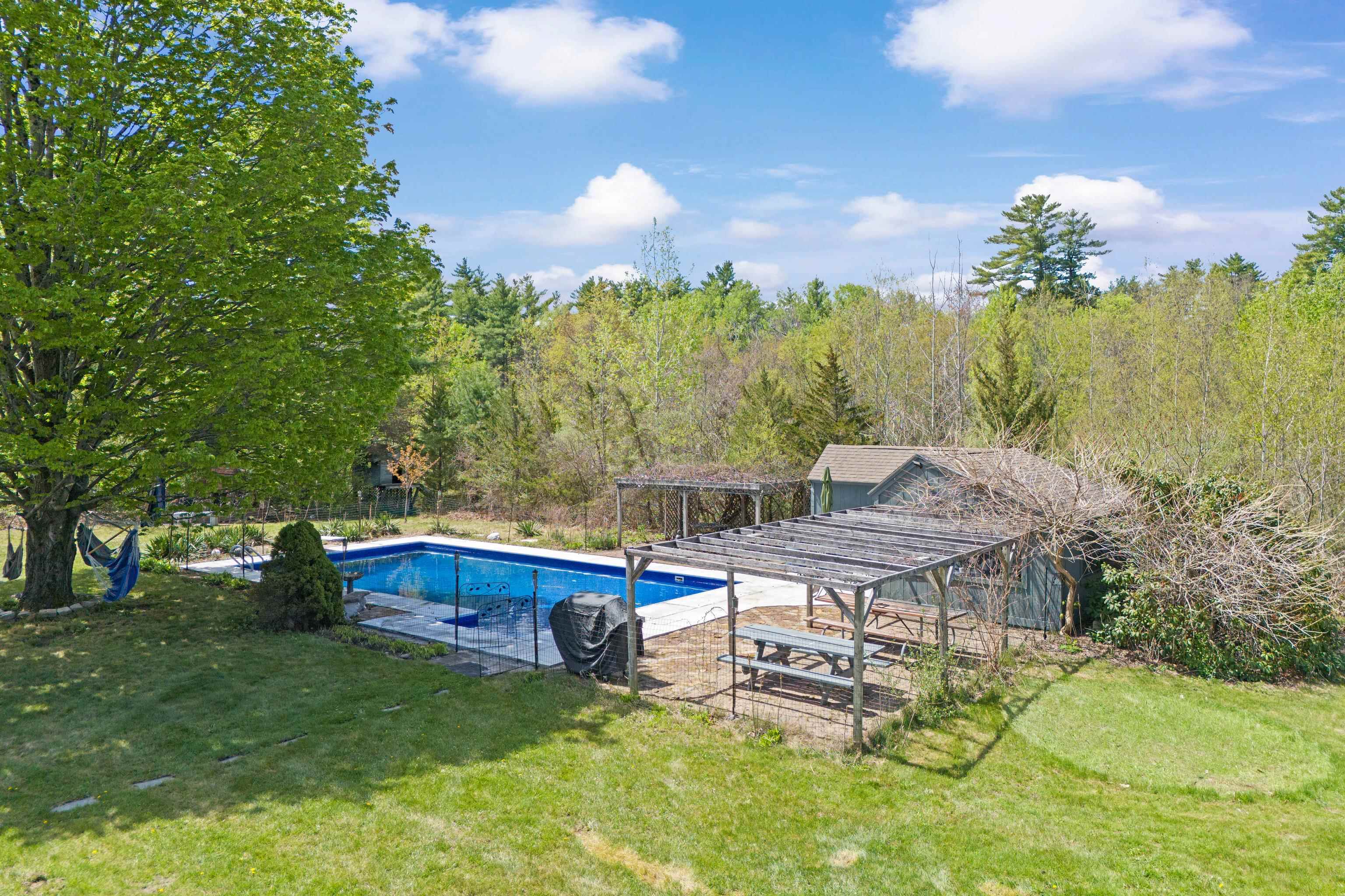 1407 South Stark Hw, Weare, NH 03281