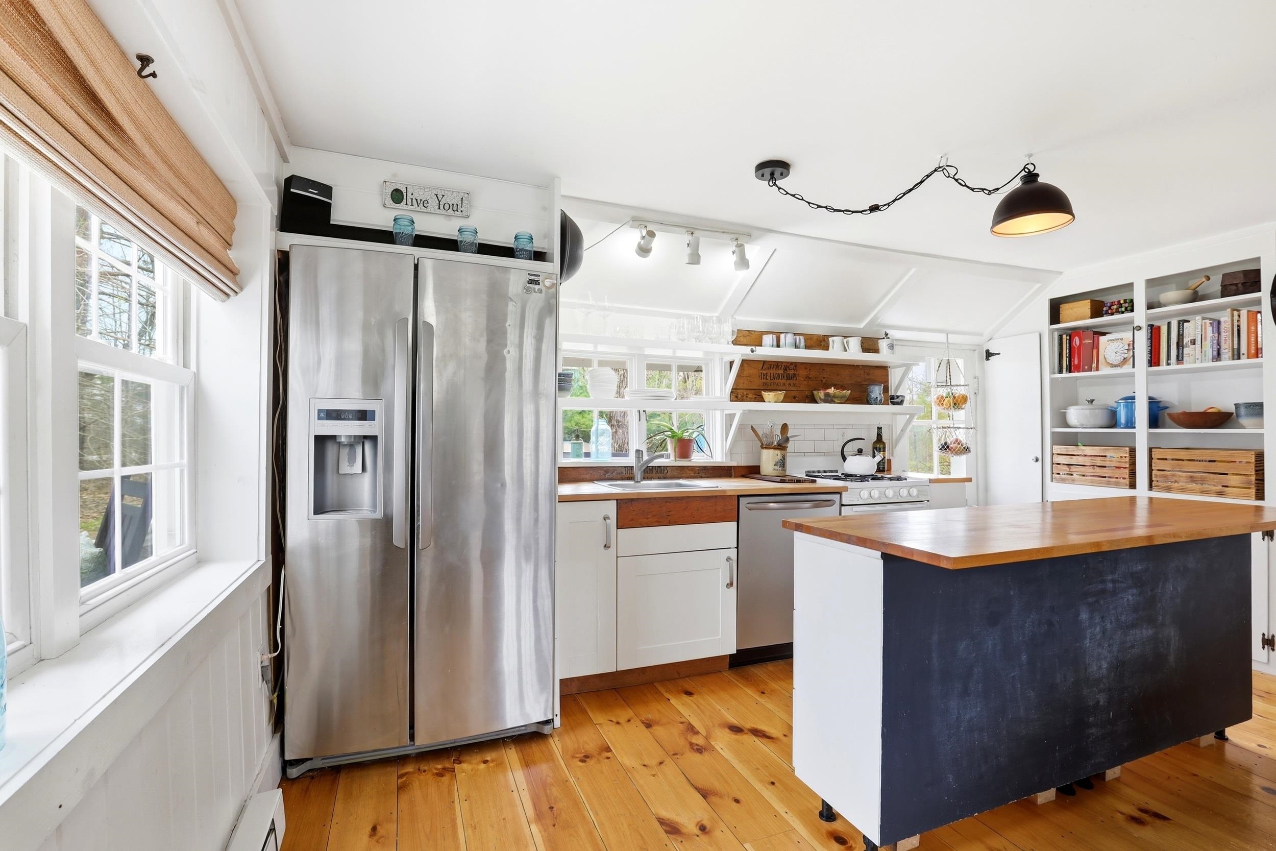 338 Stage Rd, Nottingham, NH 03290