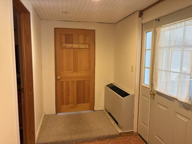 Entrance foyer off mud room