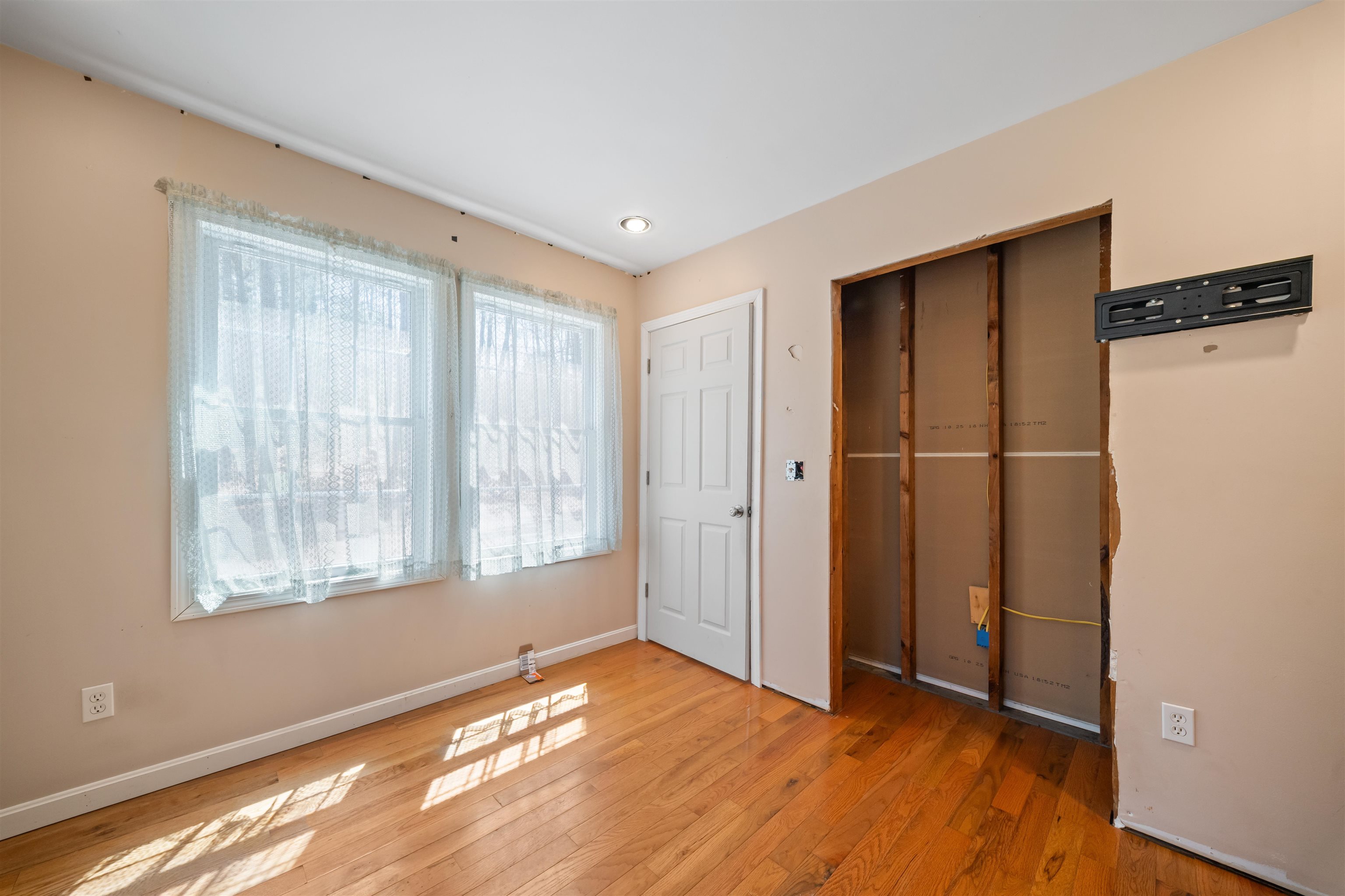 7-8 Spruce Ln, Sandown, NH 03873