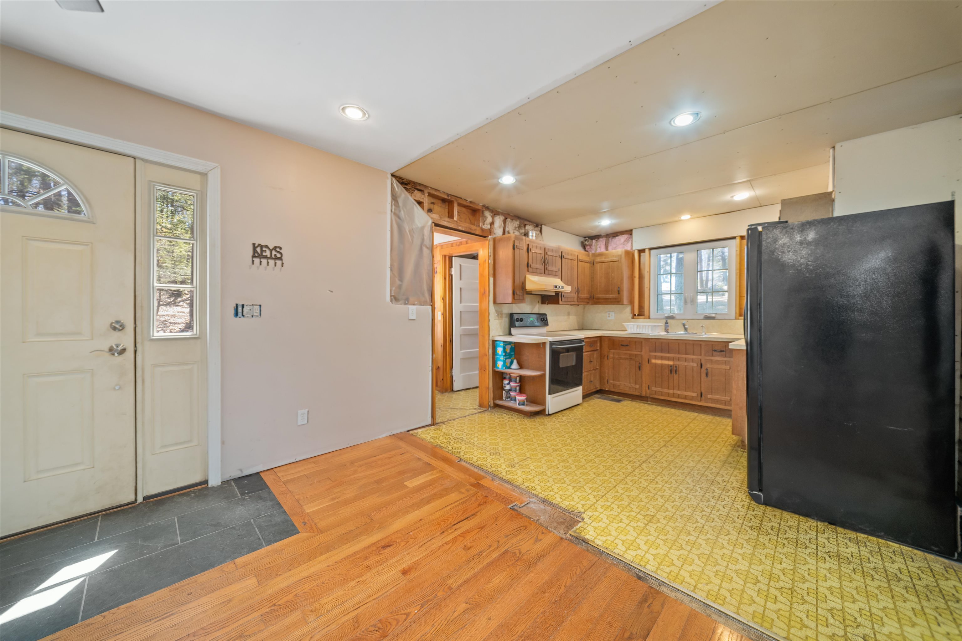 7-8 Spruce Ln, Sandown, NH 03873