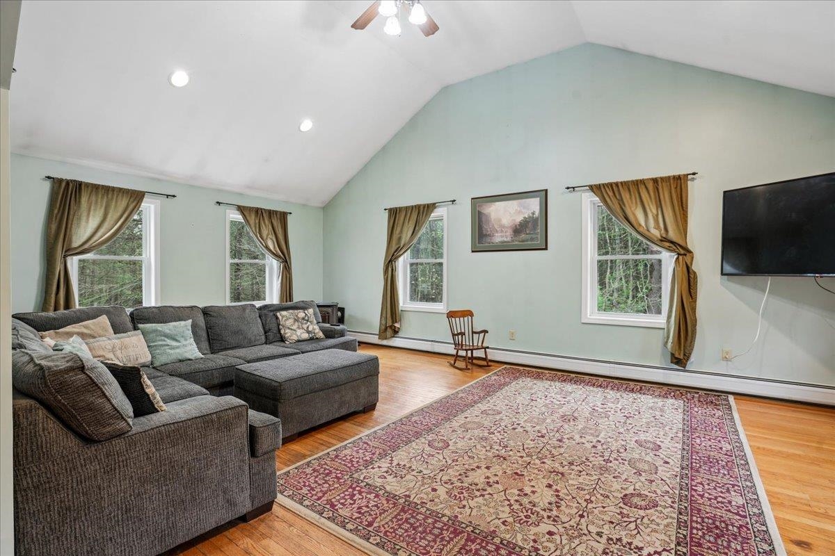 84 Horizon Ln, Candia, NH 03034