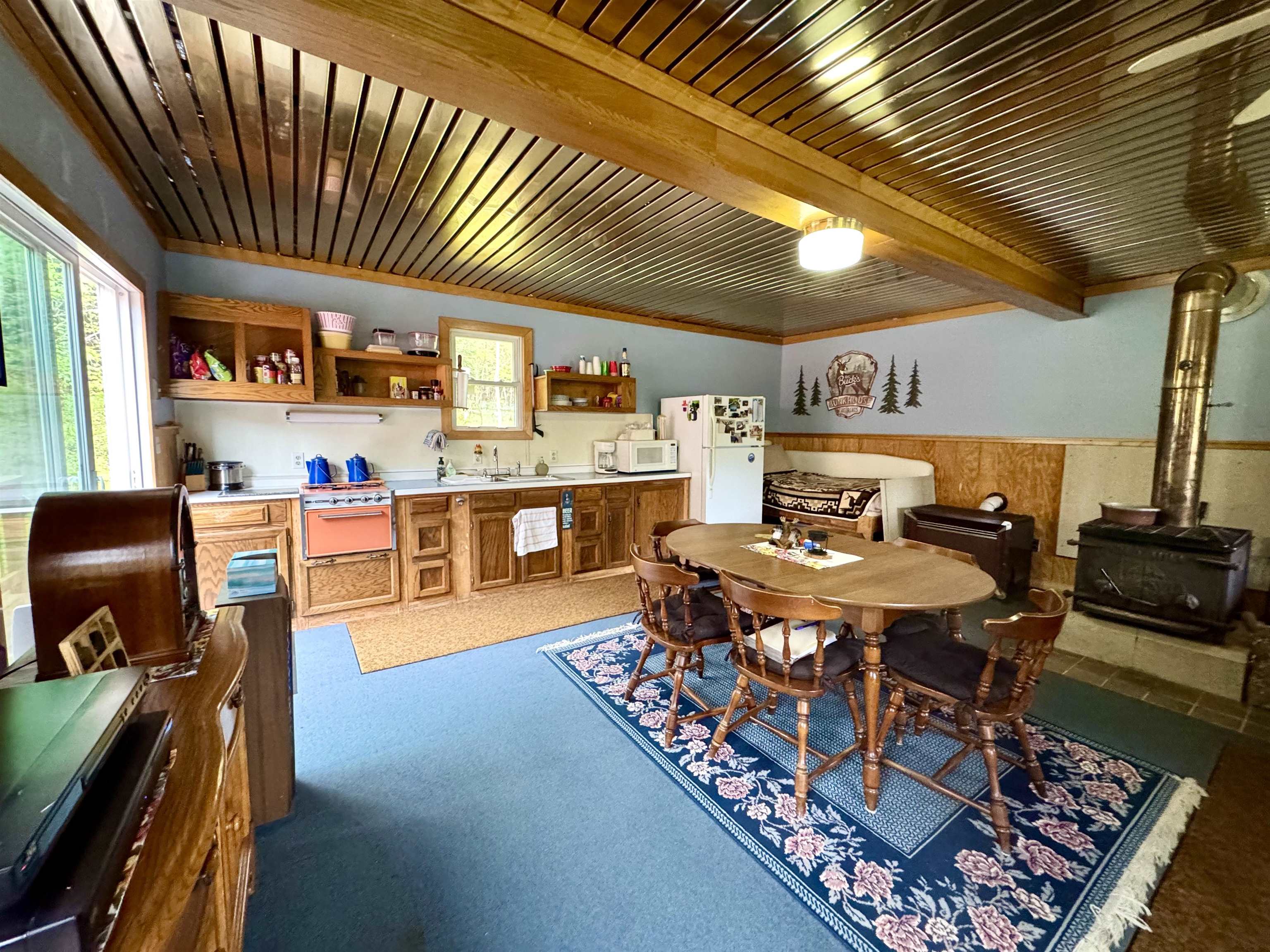 106 Philbrook Rd, Pittsburg, NH 03592