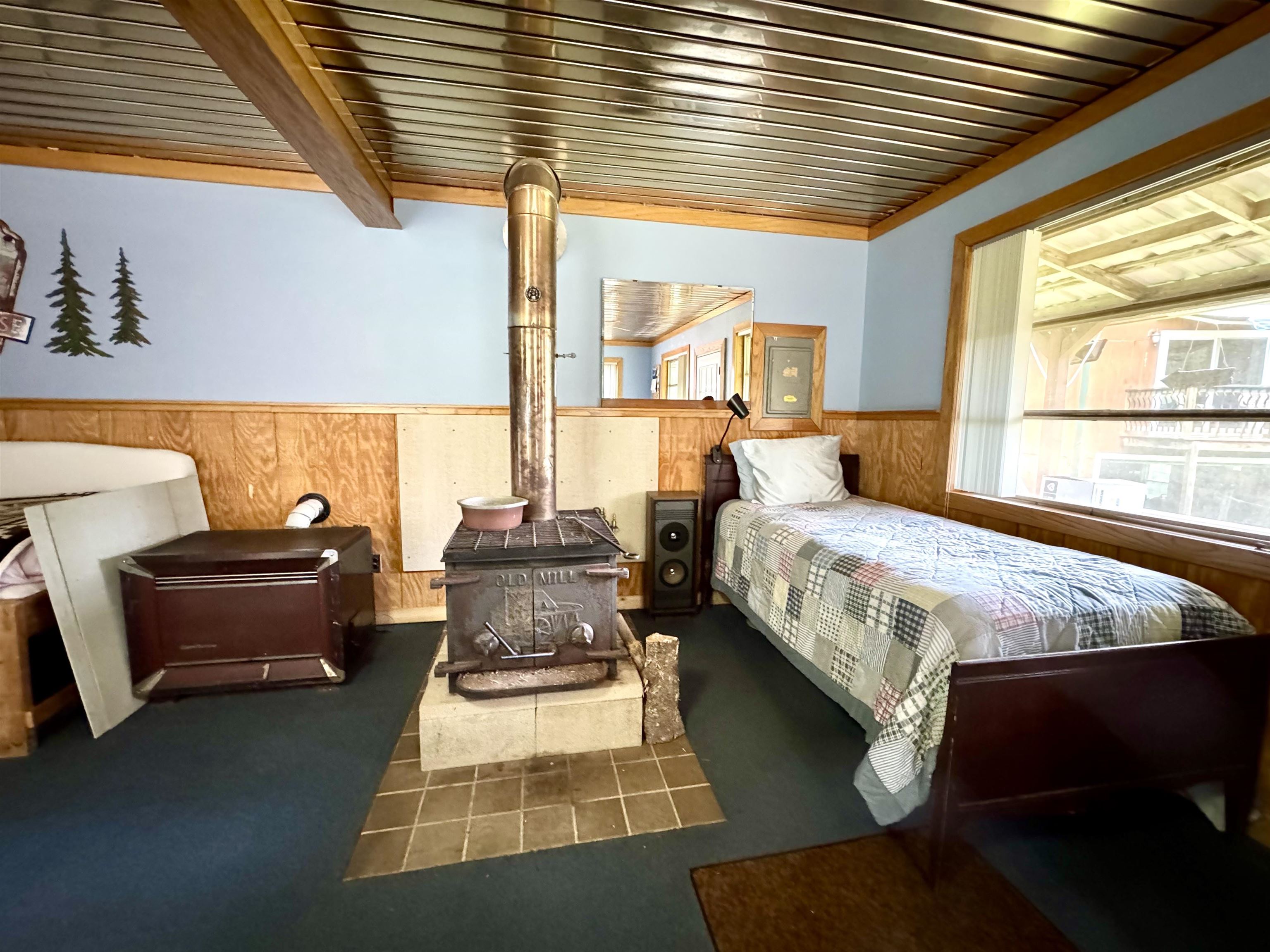 106 Philbrook Rd, Pittsburg, NH 03592