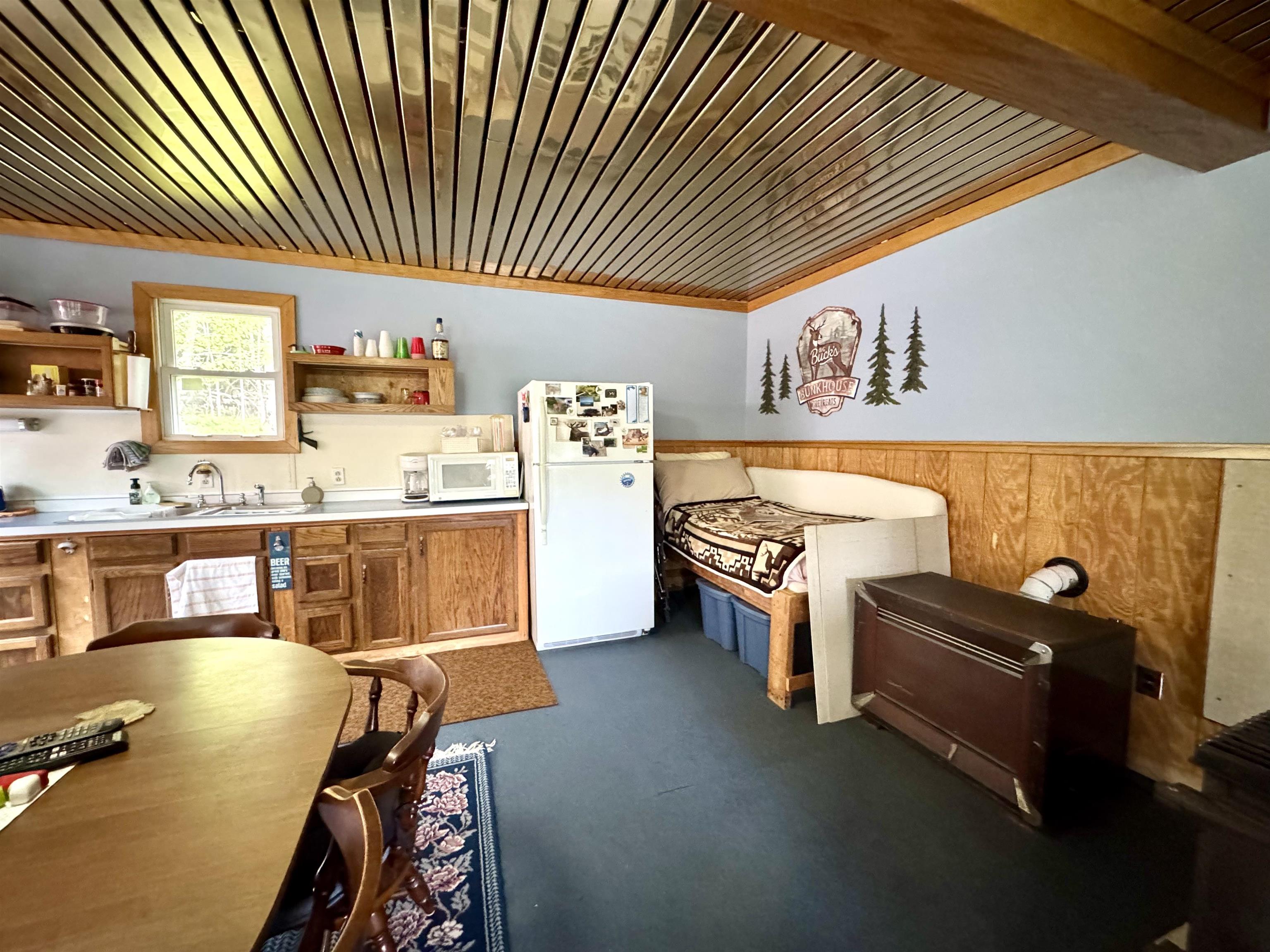106 Philbrook Rd, Pittsburg, NH 03592