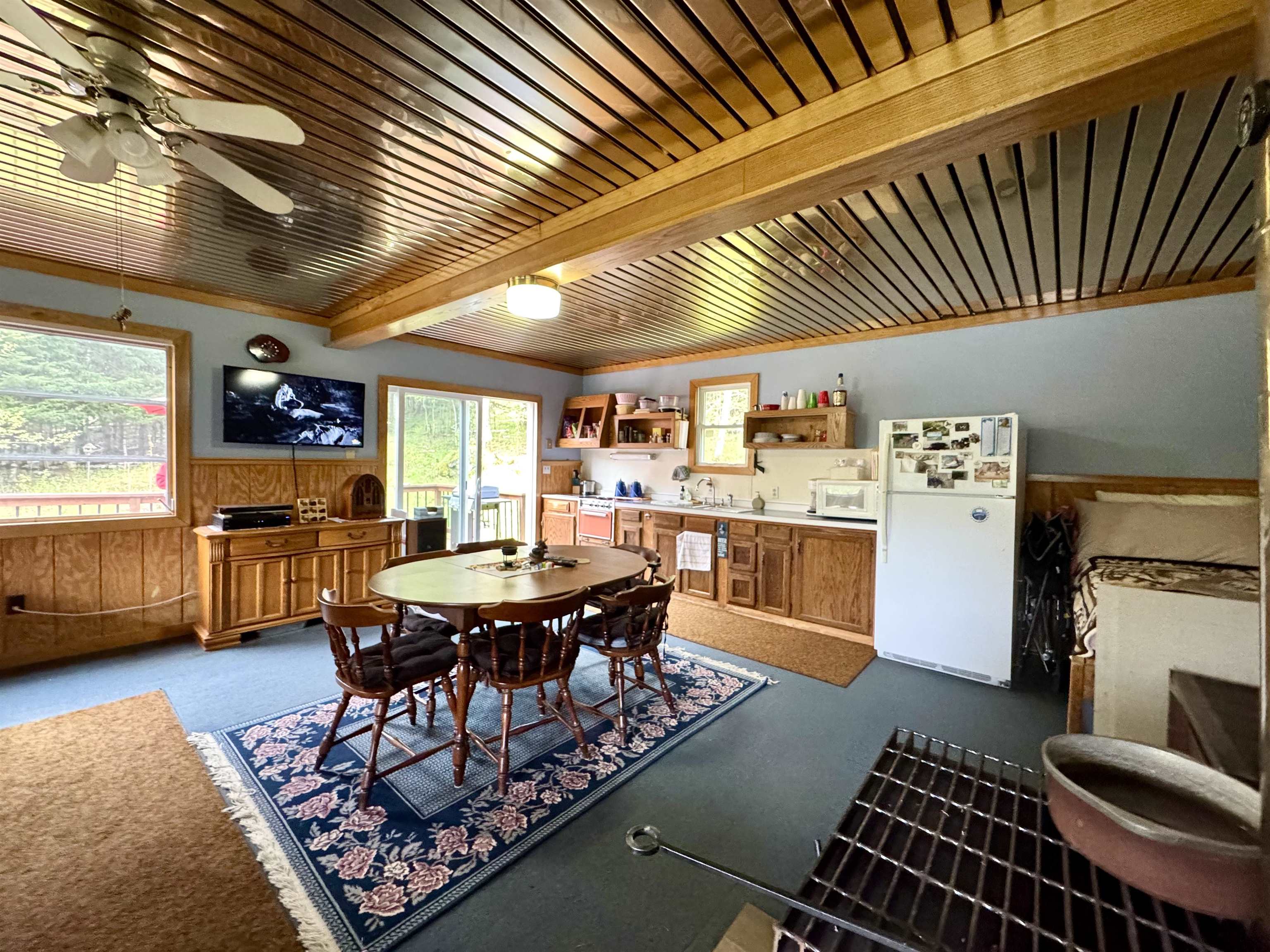 106 Philbrook Rd, Pittsburg, NH 03592