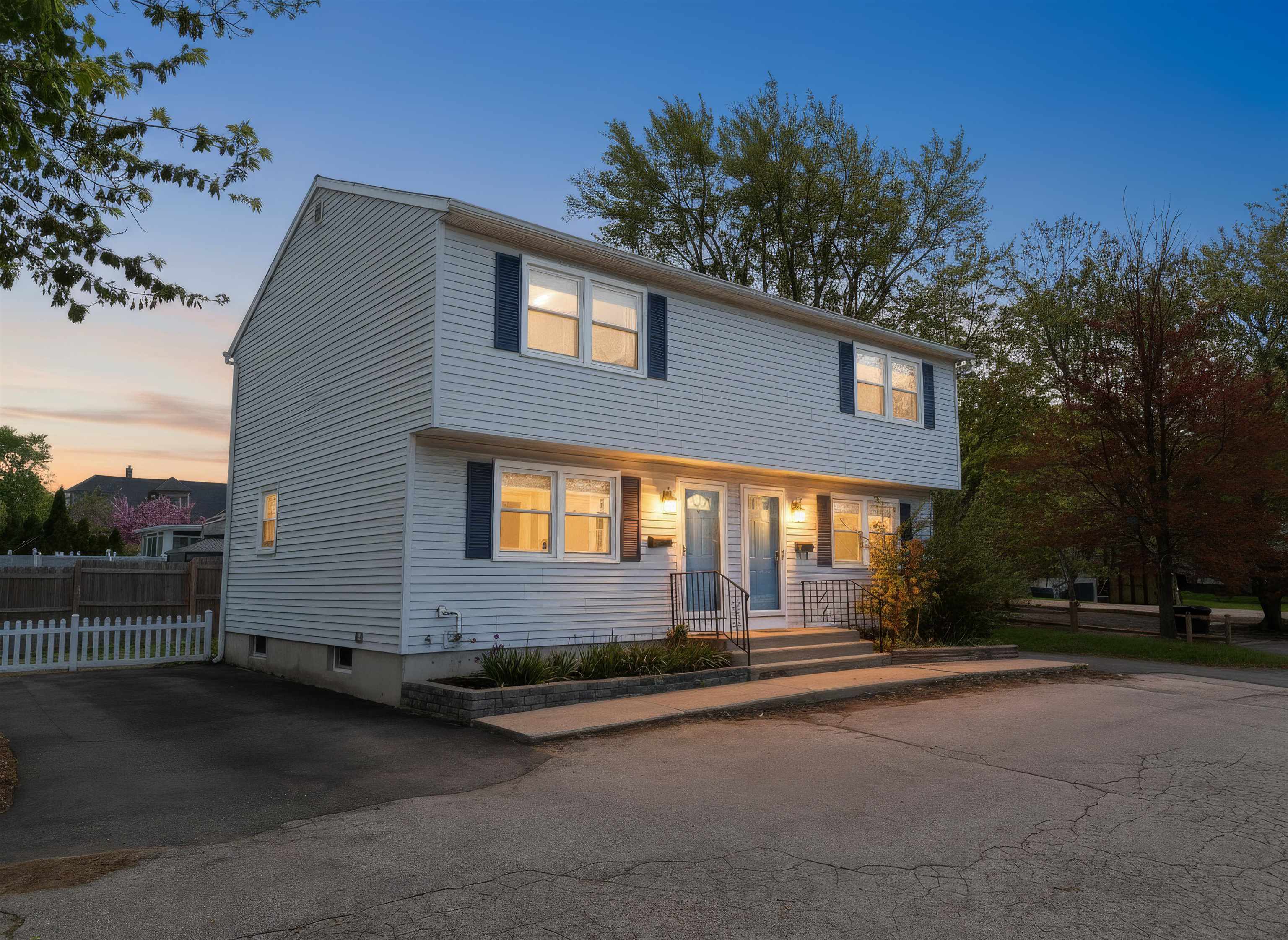 594 Dix St, Manchester, NH 03103