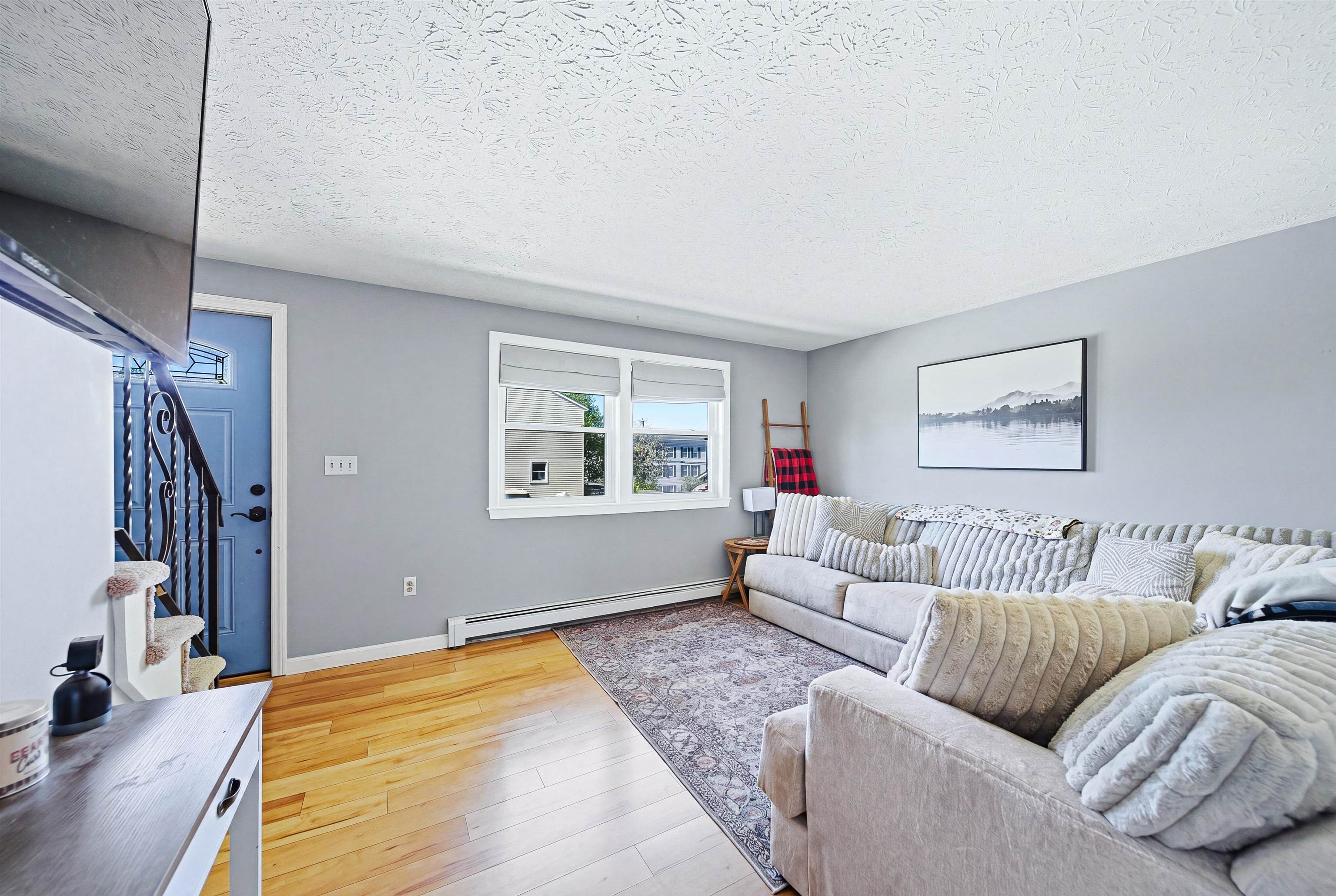 594 Dix St, Manchester, NH 03103