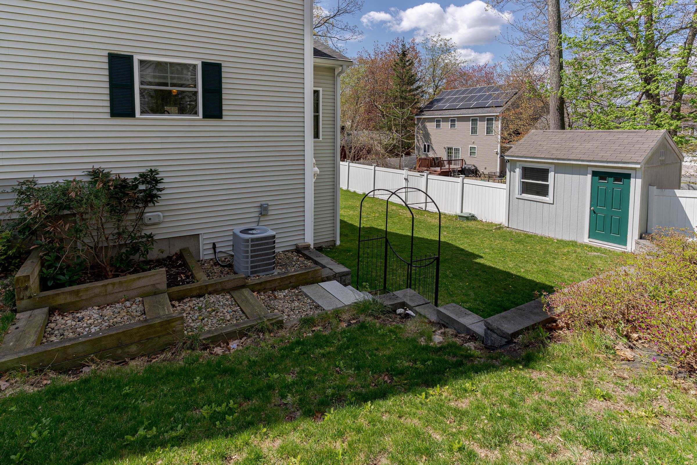 196 Dallaire St, Manchester, NH 03104