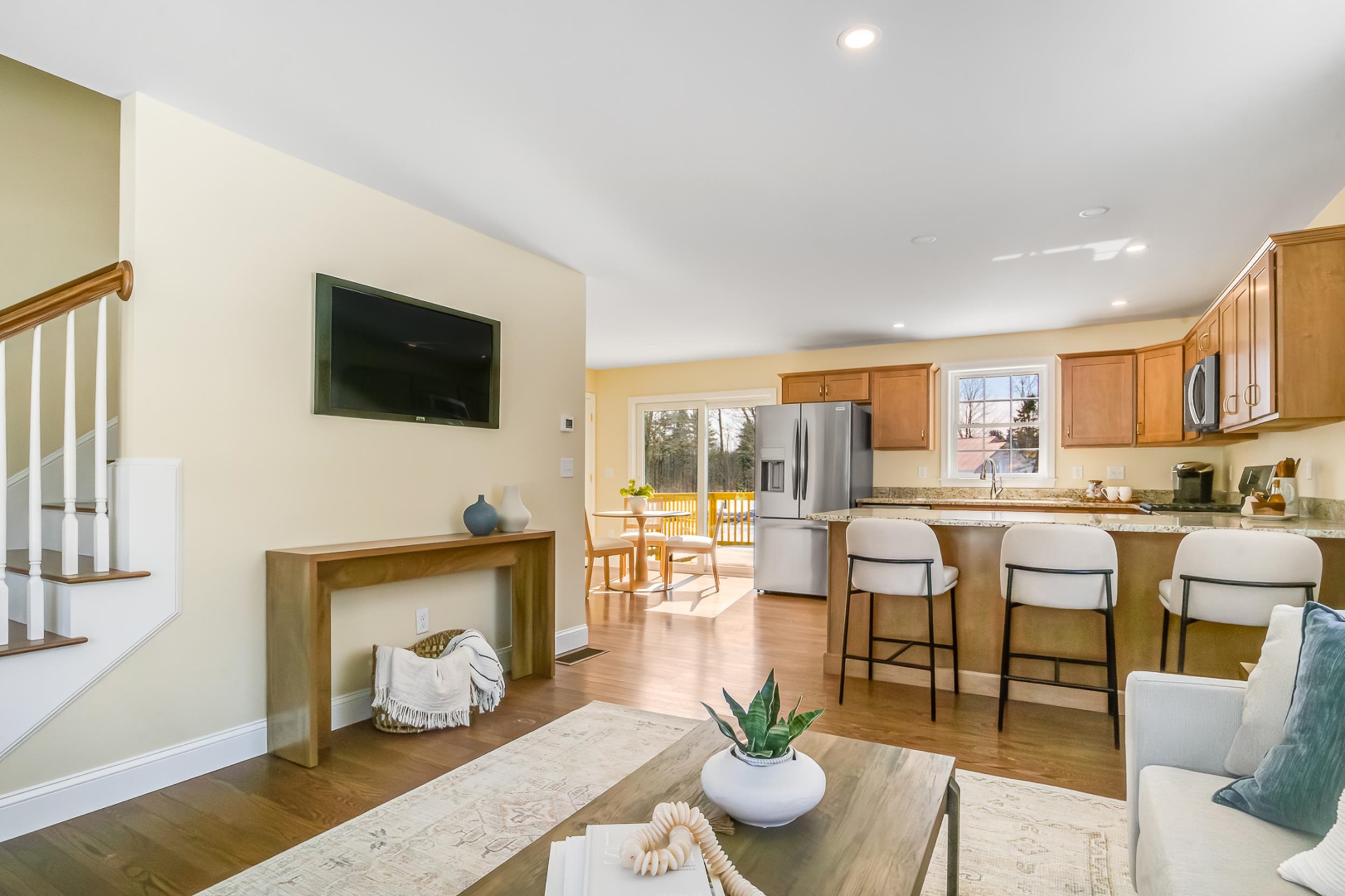 10B Violette Dr, Epping, NH 03042