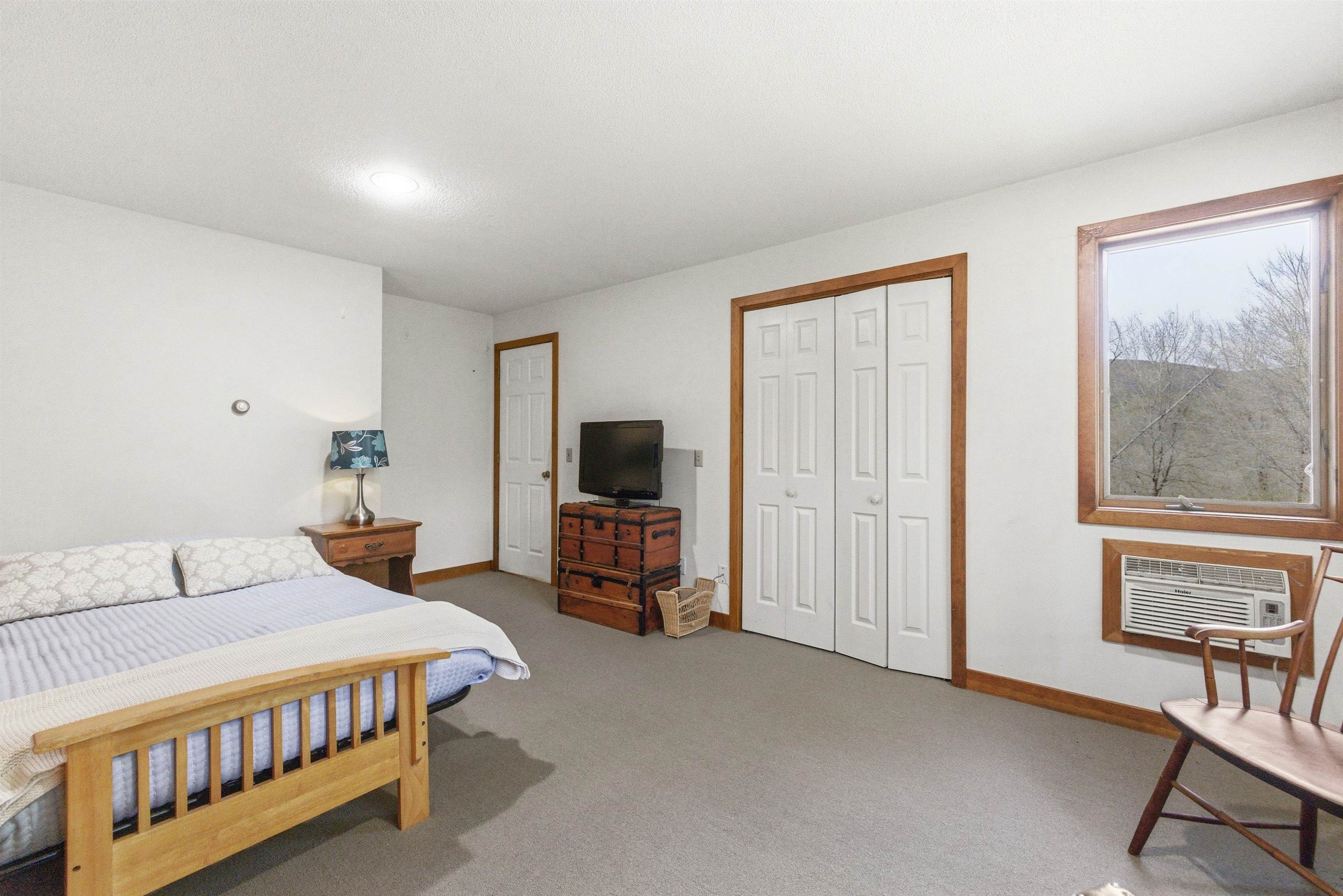  25232631