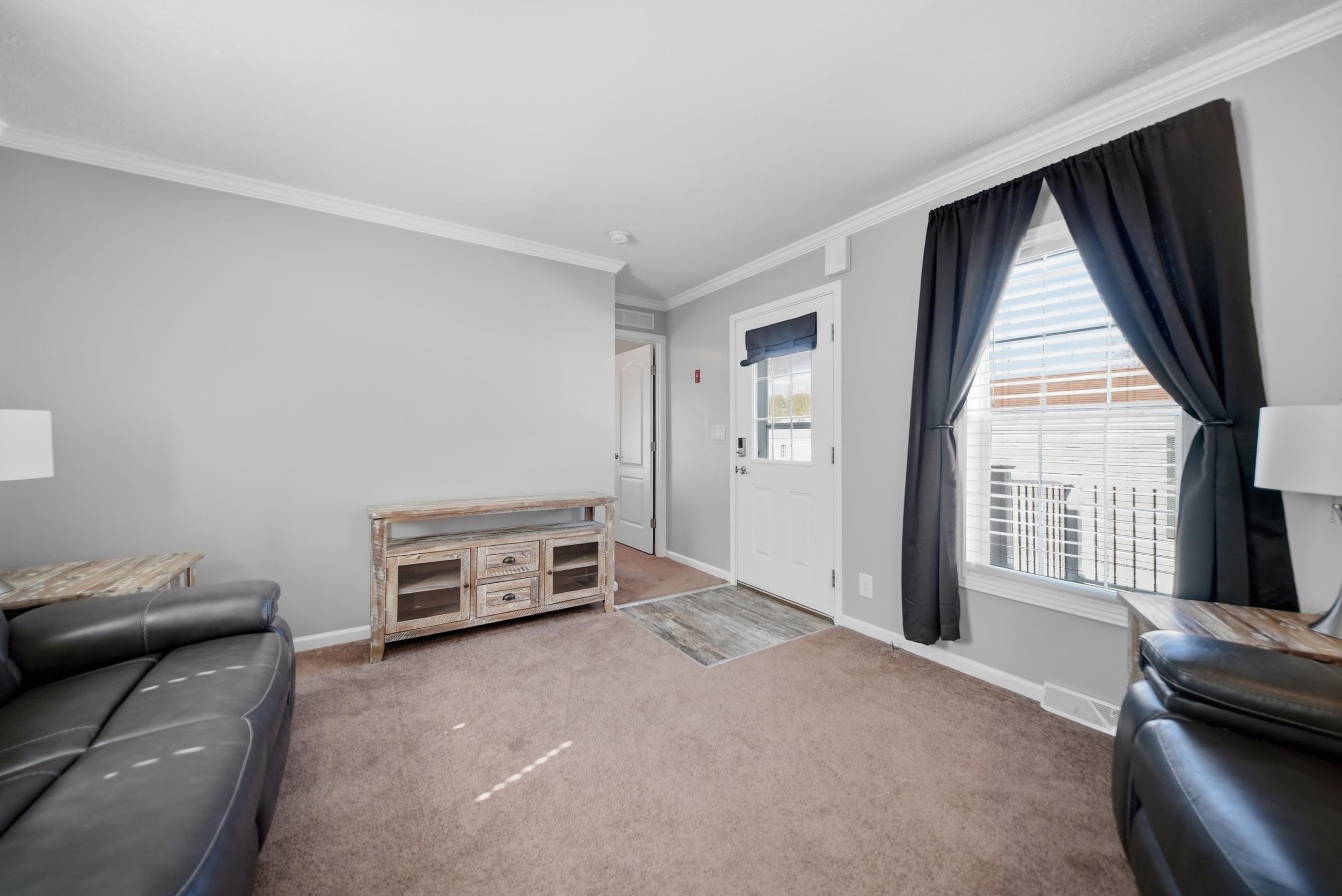 20 Amherst Rd, Newmarket, NH 03857