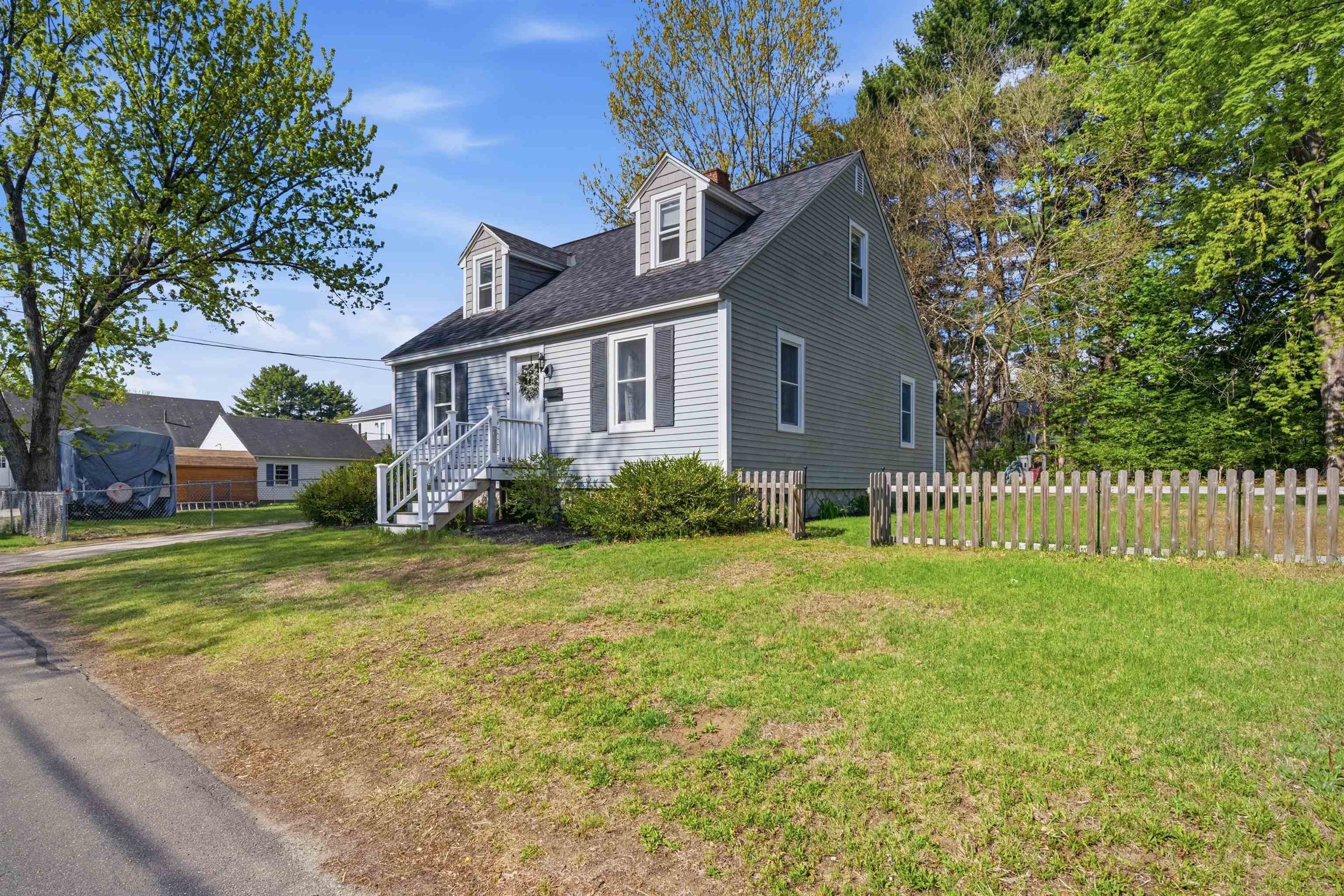 216 Fremont St, Manchester, NH 03103