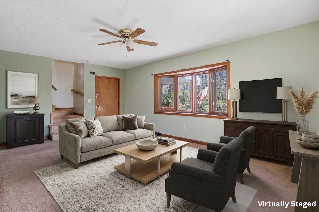 63 Kienia Rd, Hudson, NH 03051