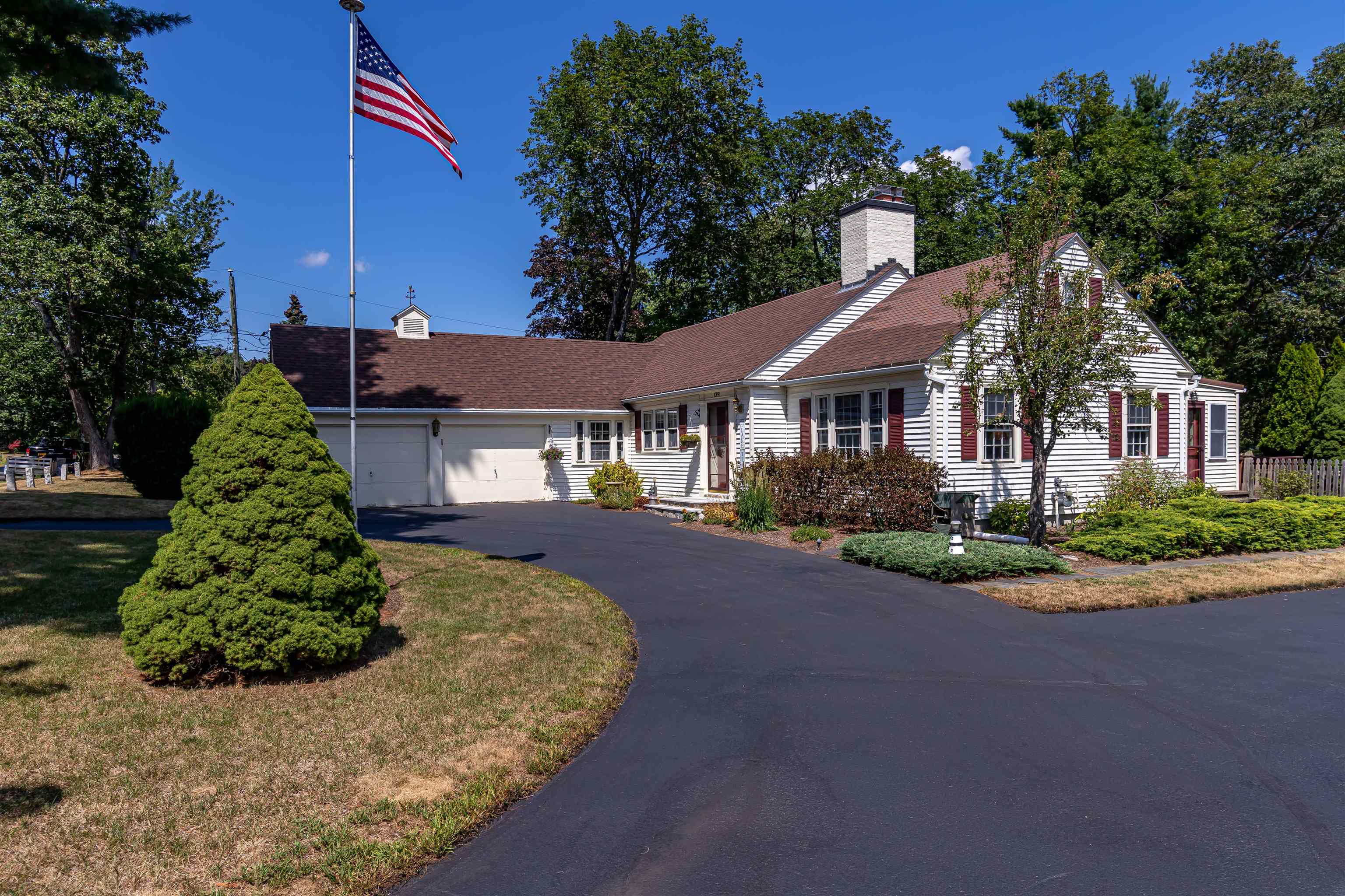 1391 Old North Main St, Laconia, NH 03246