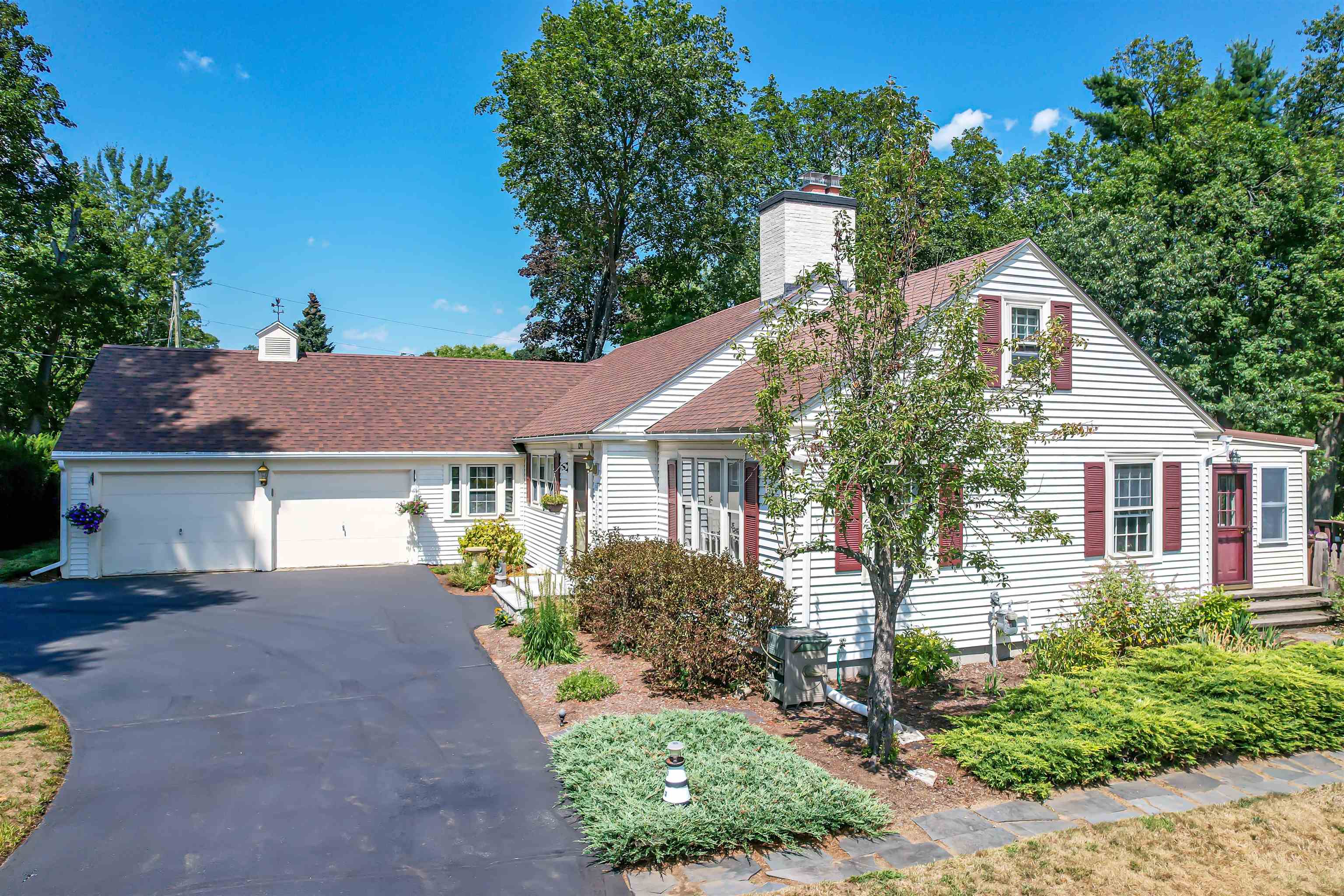 1391 Old North Main St, Laconia, NH 03246