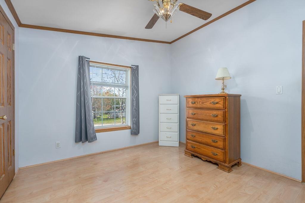 198 Spruce Dr, Farmington, NH 03835