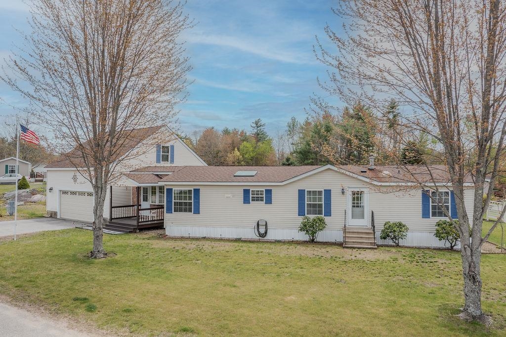 198 Spruce Dr, Farmington, NH 03835