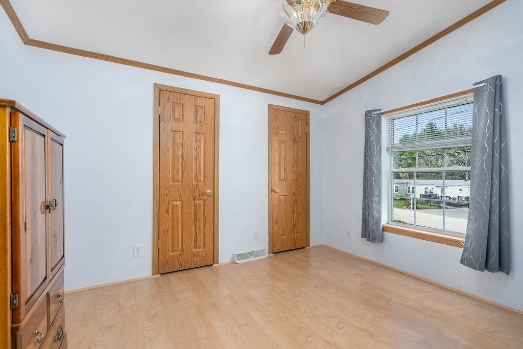 198 Spruce Dr, Farmington, NH 03835
