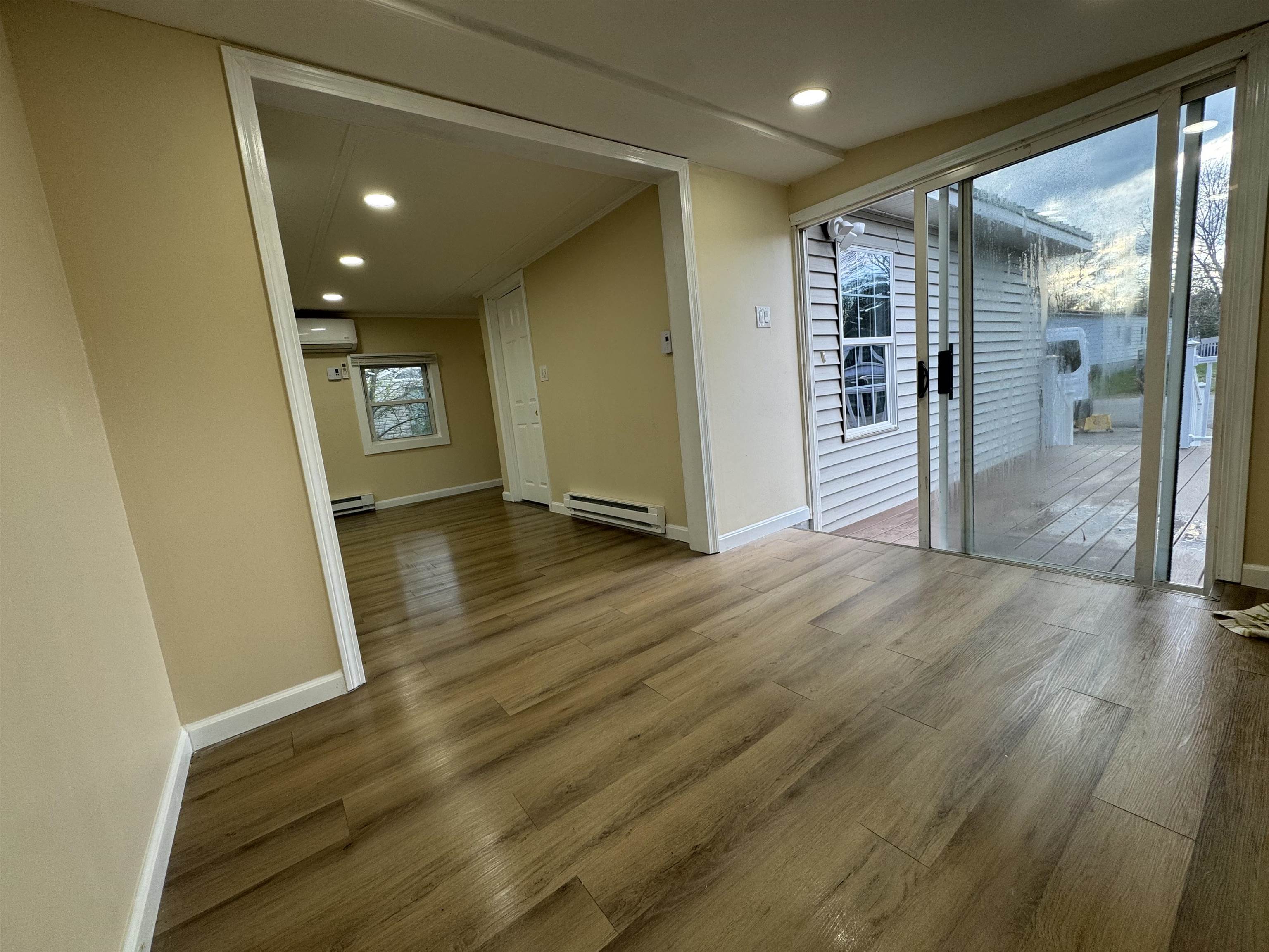 27 Mavis Ave, Rochester, NH 03867