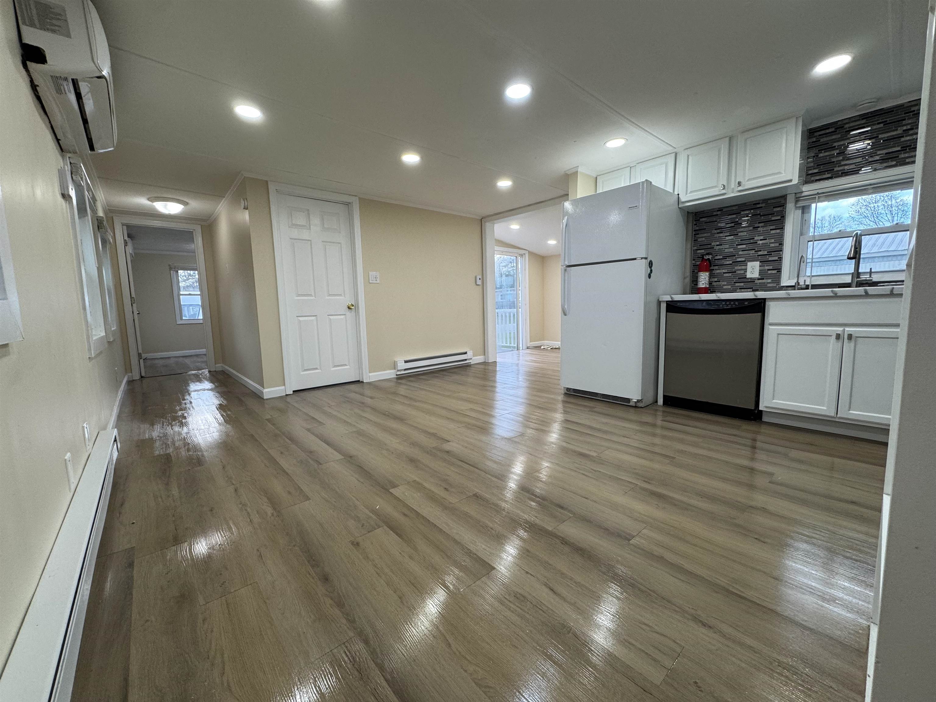 27 Mavis Ave, Rochester, NH 03867