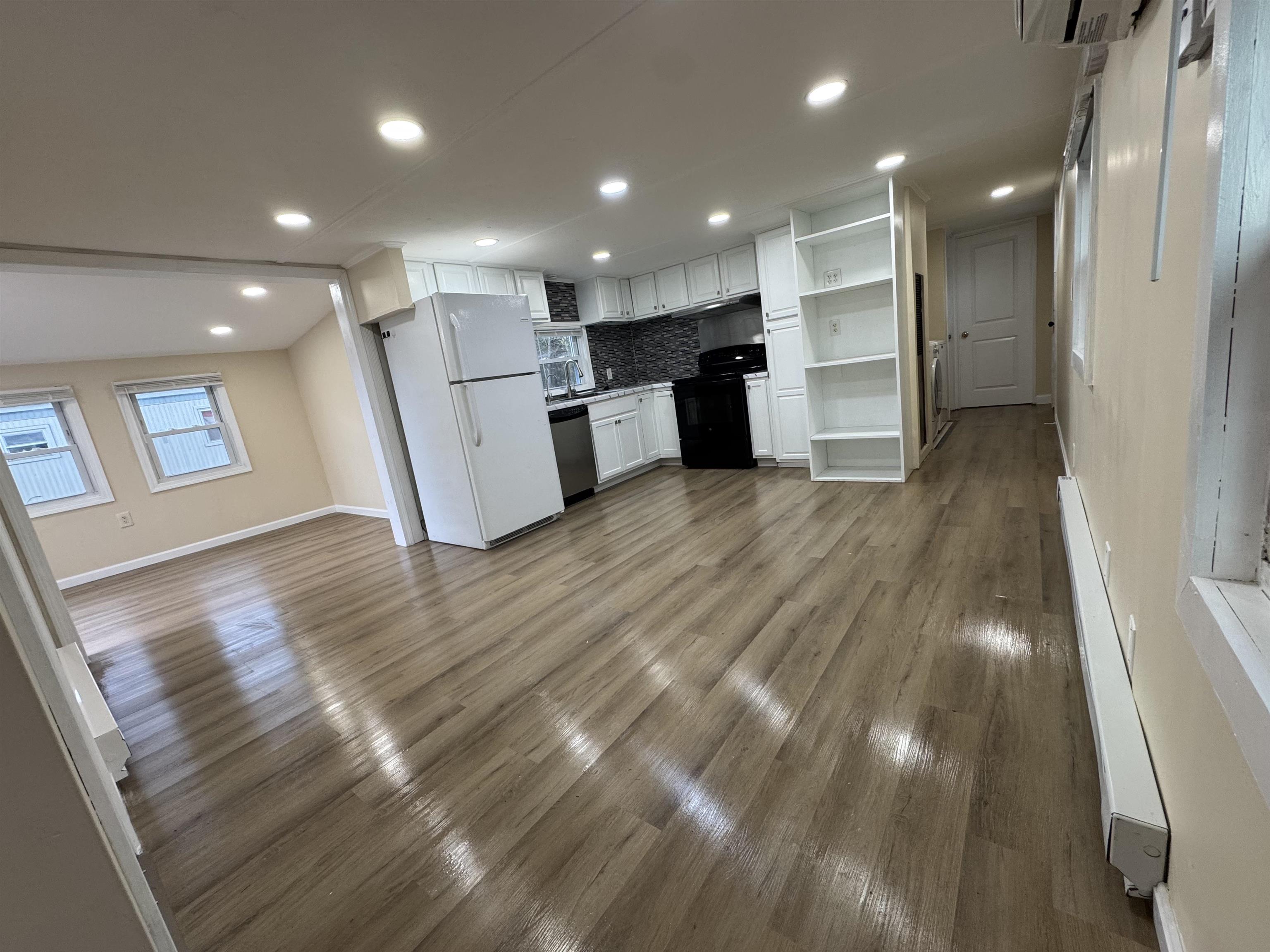 27 Mavis Ave, Rochester, NH 03867