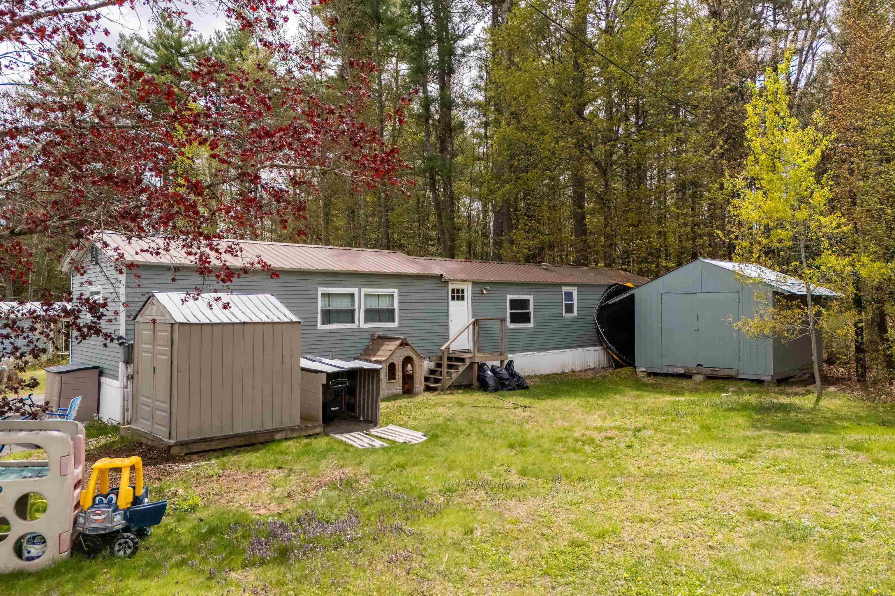 206 Friendship Ave, Pembroke, NH 03275
