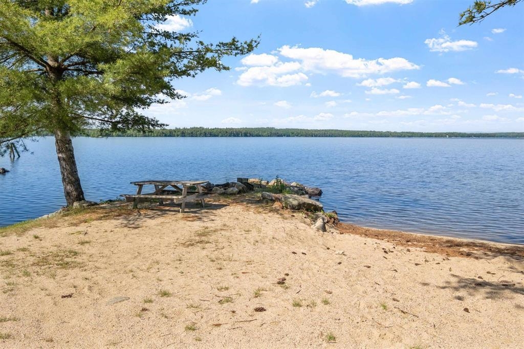 12 Barvel Whang Rd, Tuftonboro, NH 03816
