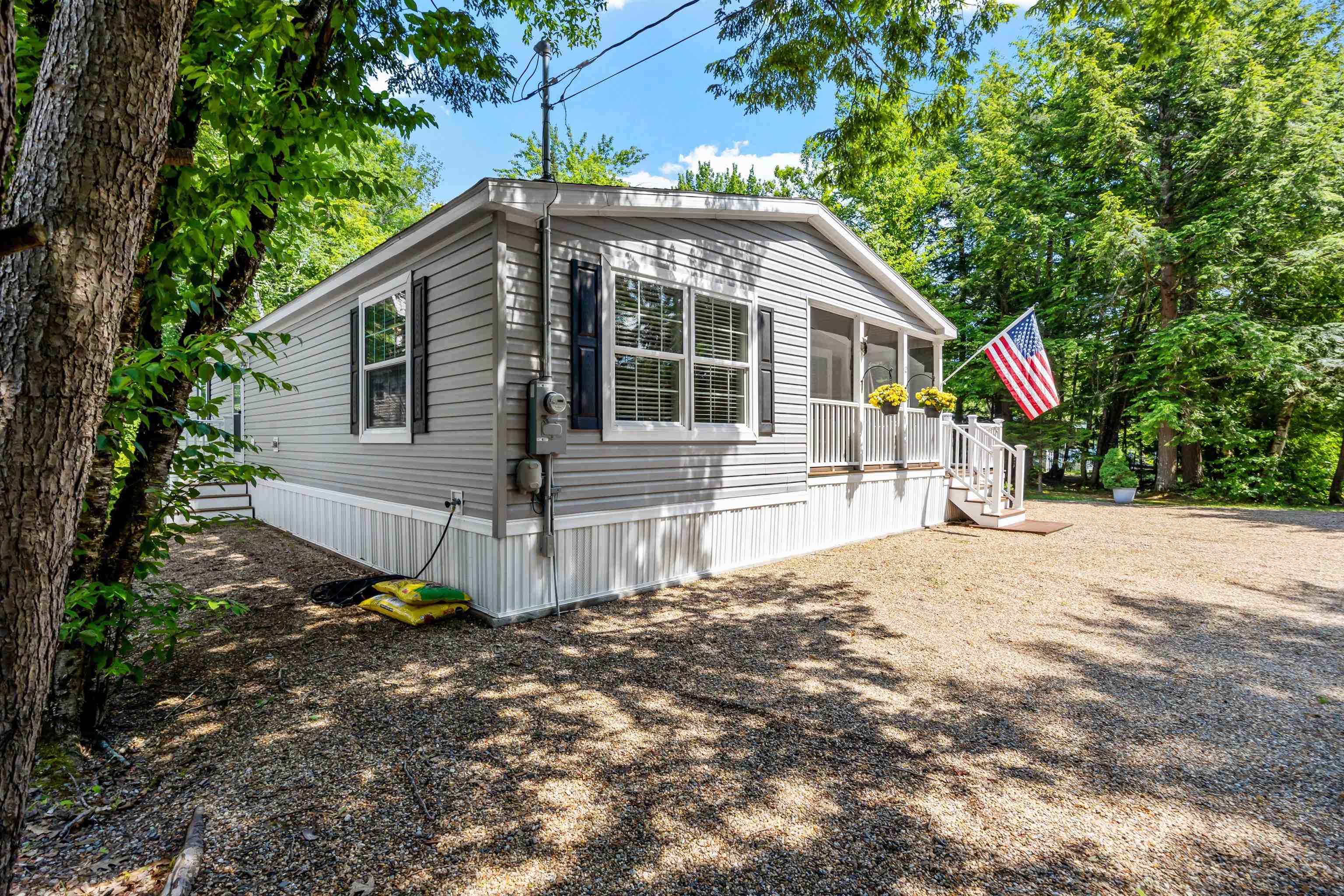 12 Barvel Whang Rd, Tuftonboro, NH 03816