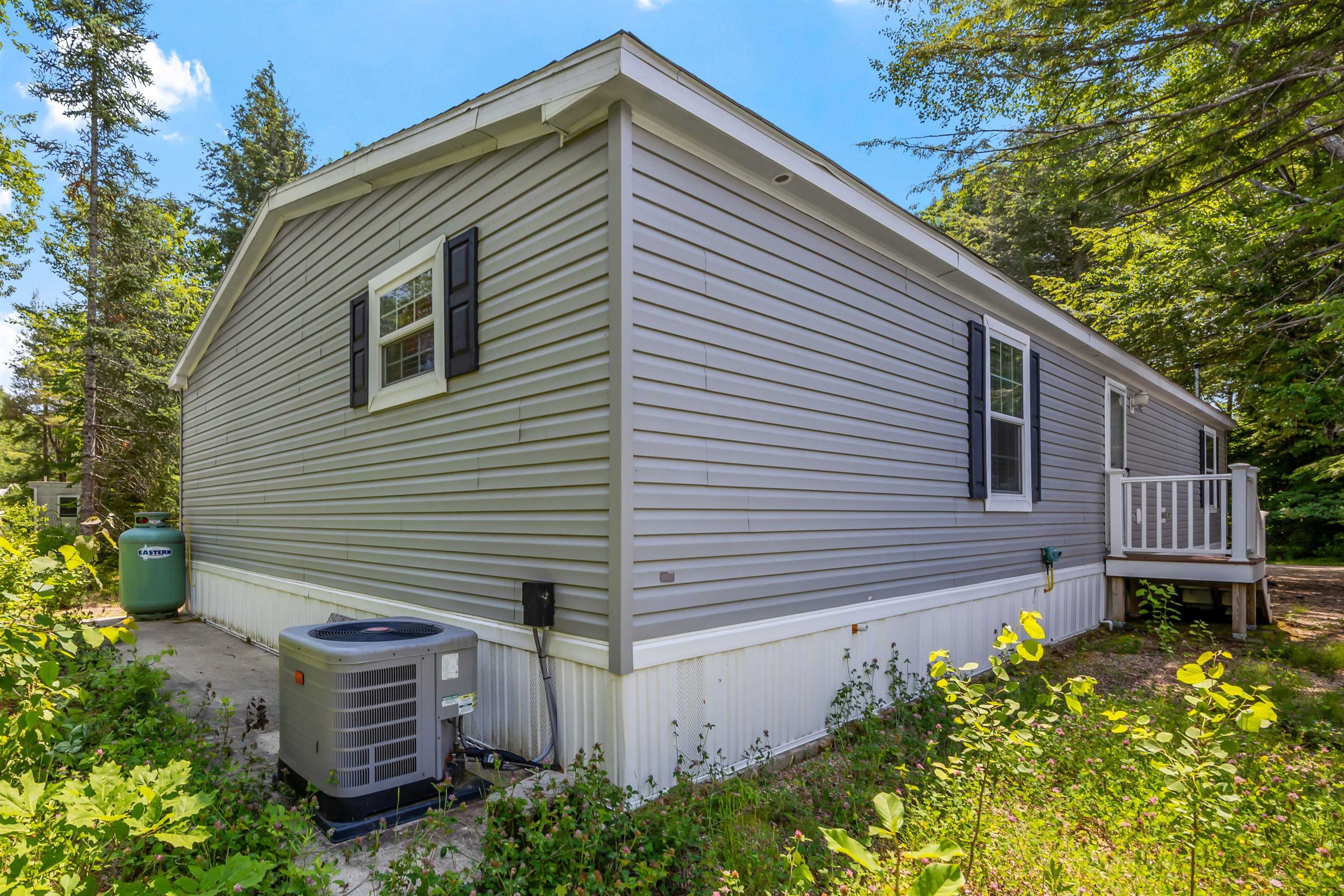 12 Barvel Whang Rd, Tuftonboro, NH 03816