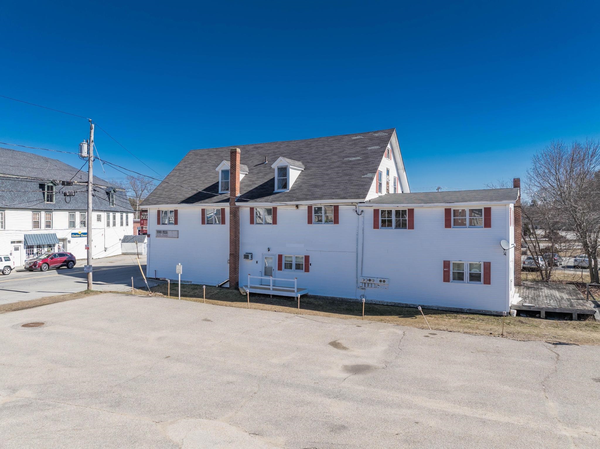 27 Carroll St, Pittsfield, NH 03263