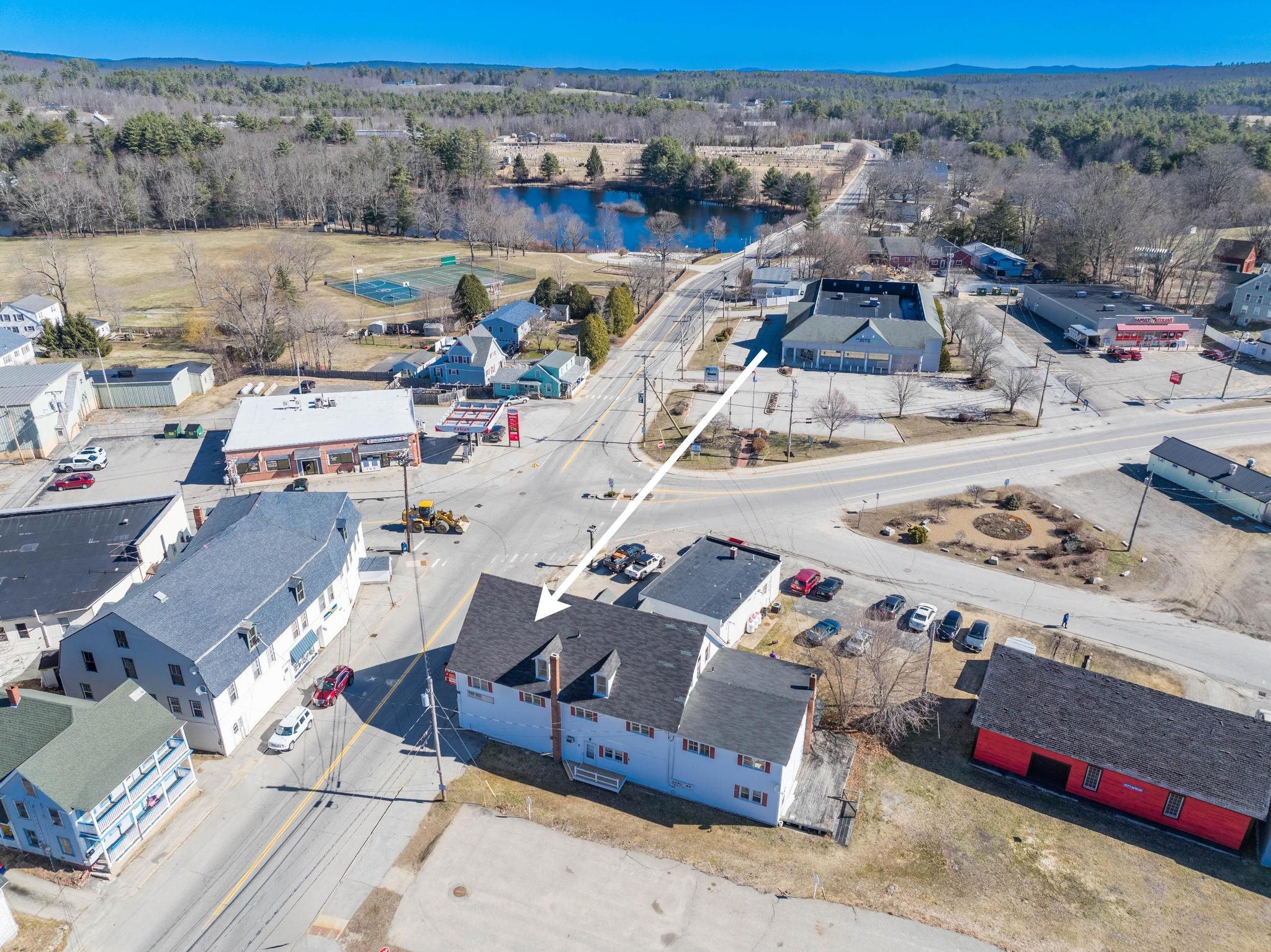 27 Carroll St, Pittsfield, NH 03263