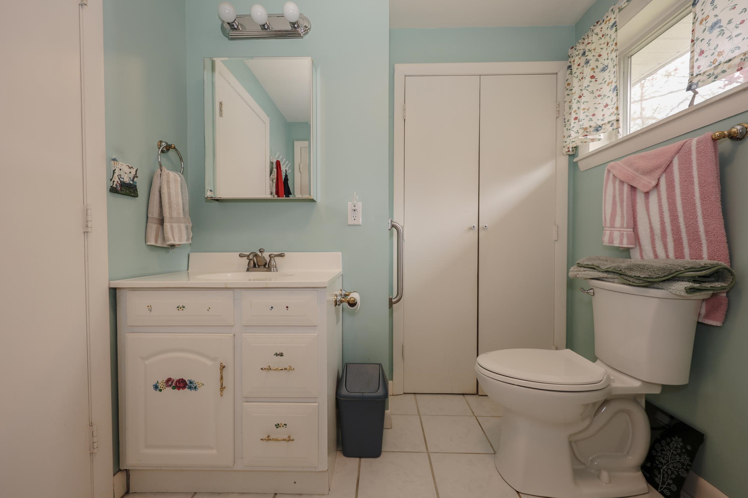 78 Amherst Rd, Merrimack, NH 03454