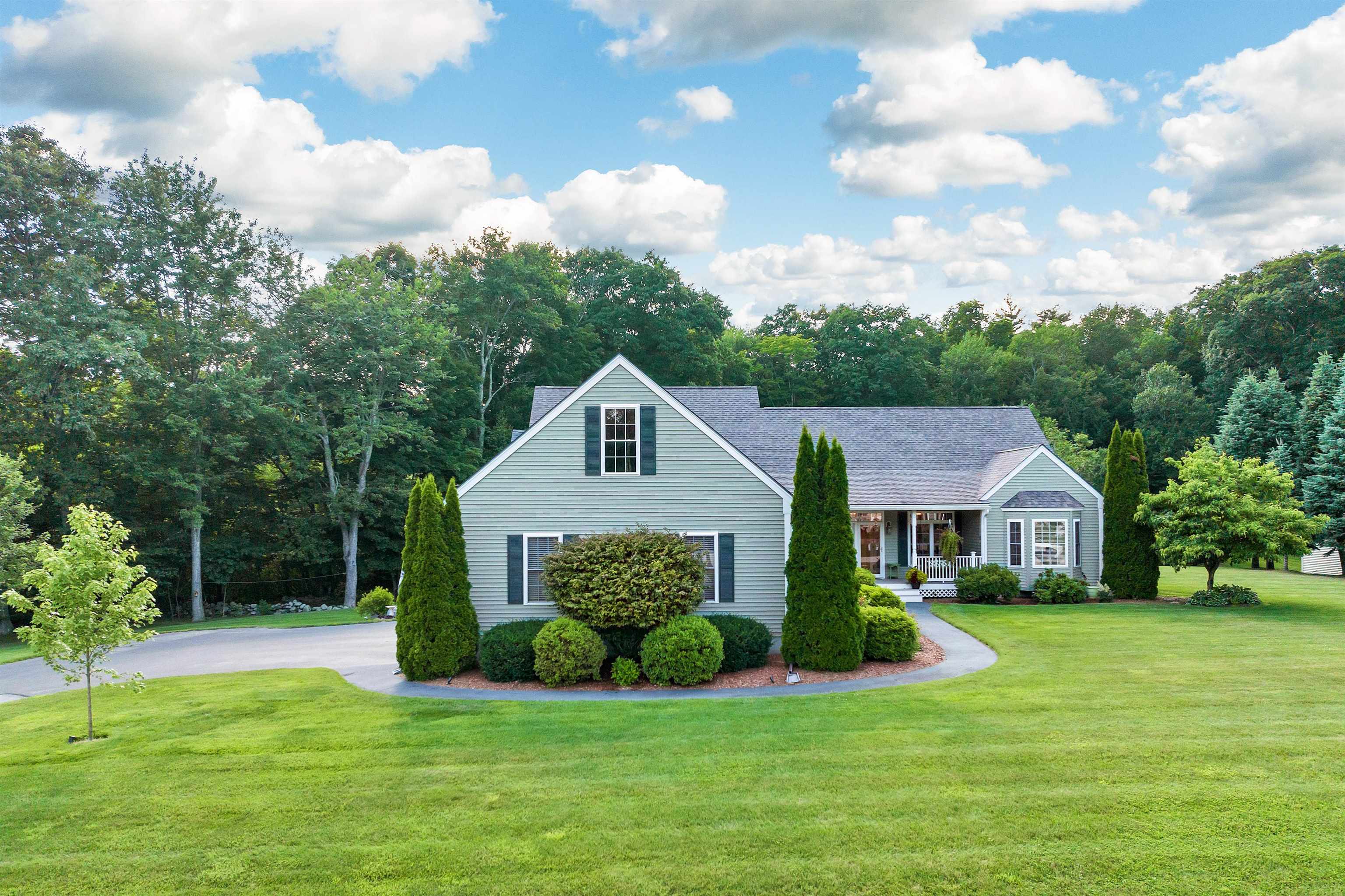 3 Mayfly Ln, Raymond, NH 03077