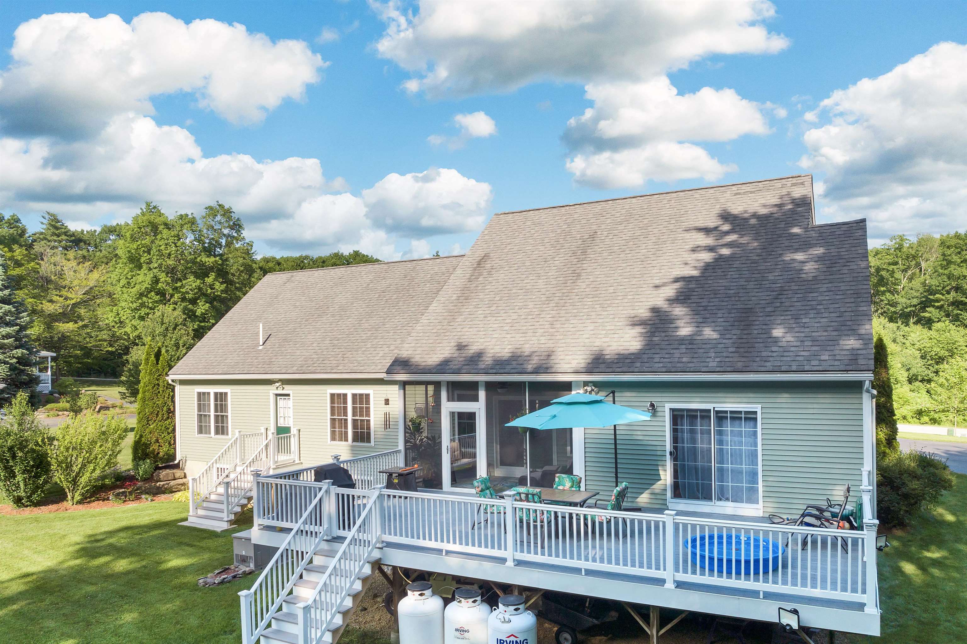 3 Mayfly Ln, Raymond, NH 03077