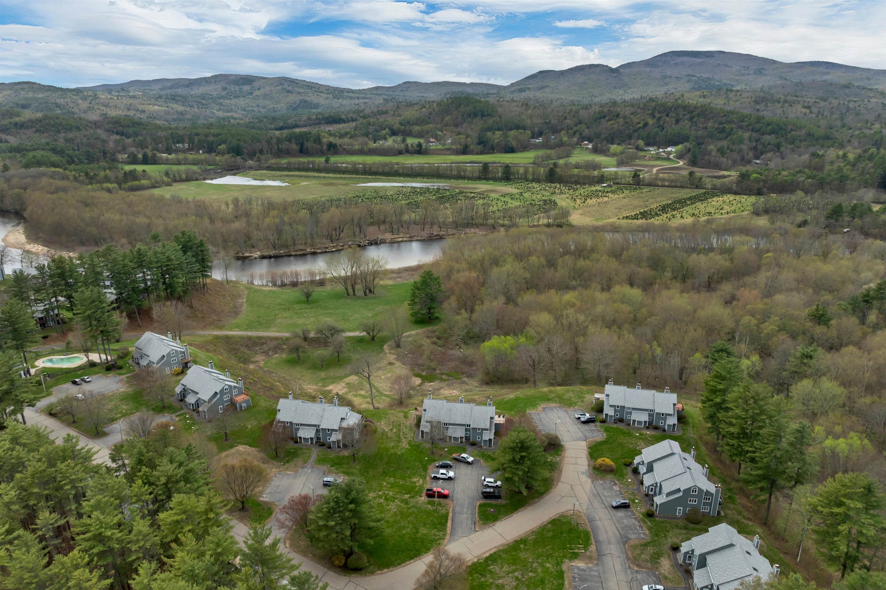 10 Vista Dr, Ashland, NH 03217