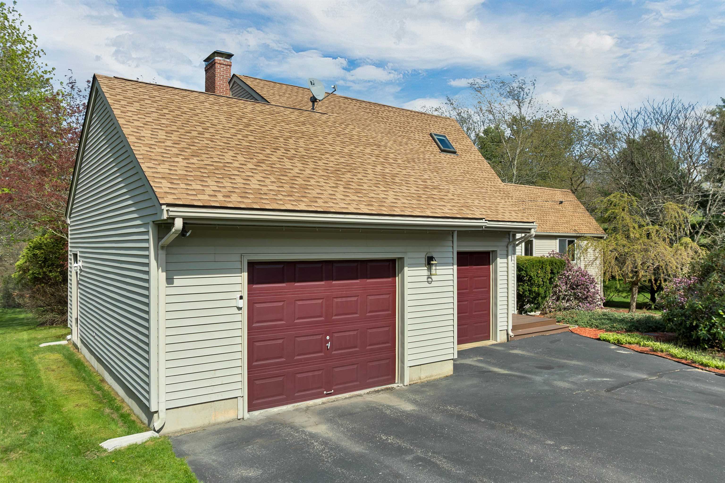 23 Woodward Rd, Merrimack, NH 03054