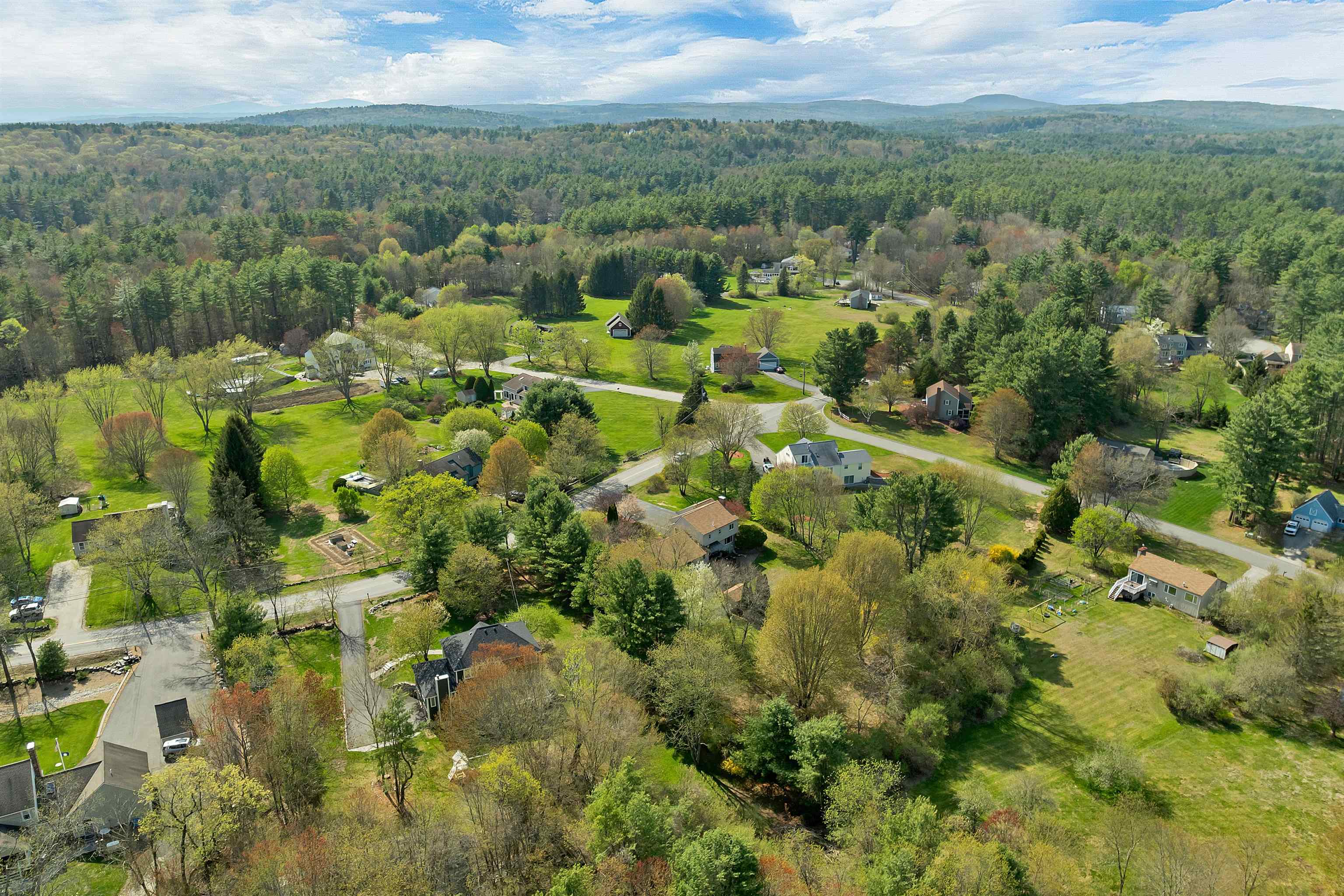23 Woodward Rd, Merrimack, NH 03054