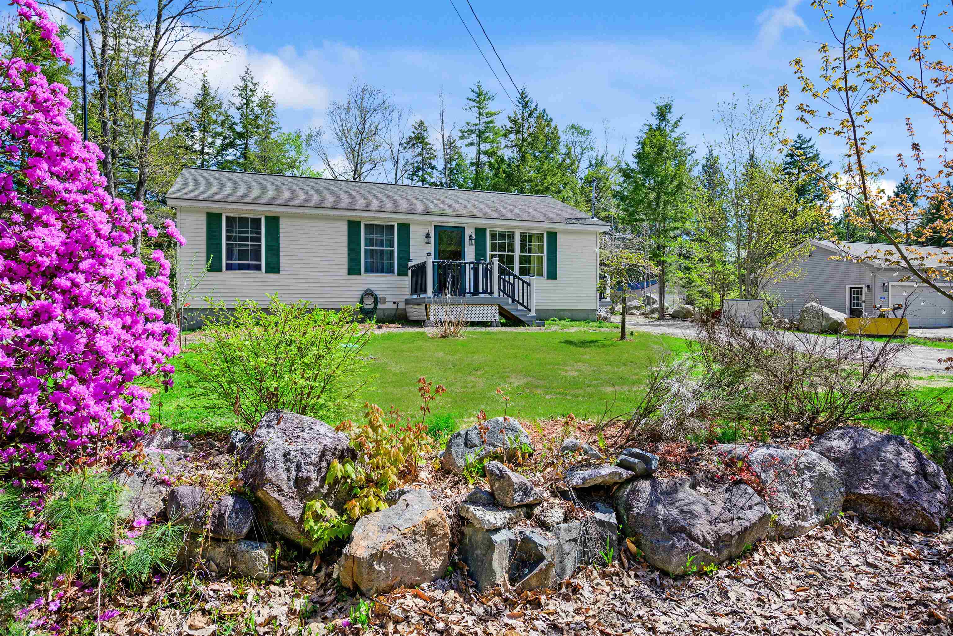 26 Birch Tree Ln, Ossipee, NH 03814