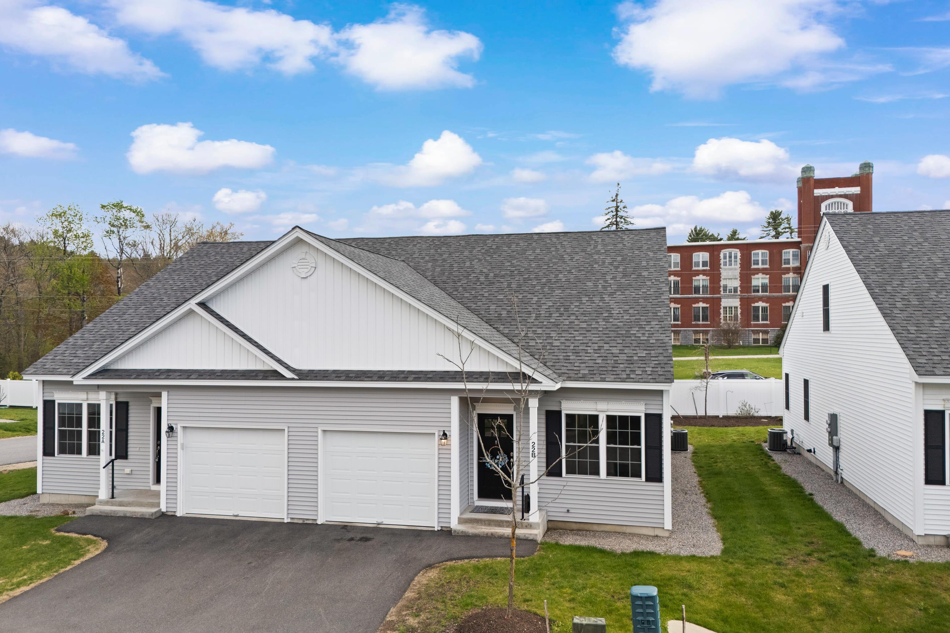 22 Angel Point Cir, Goffstown, NH 03045