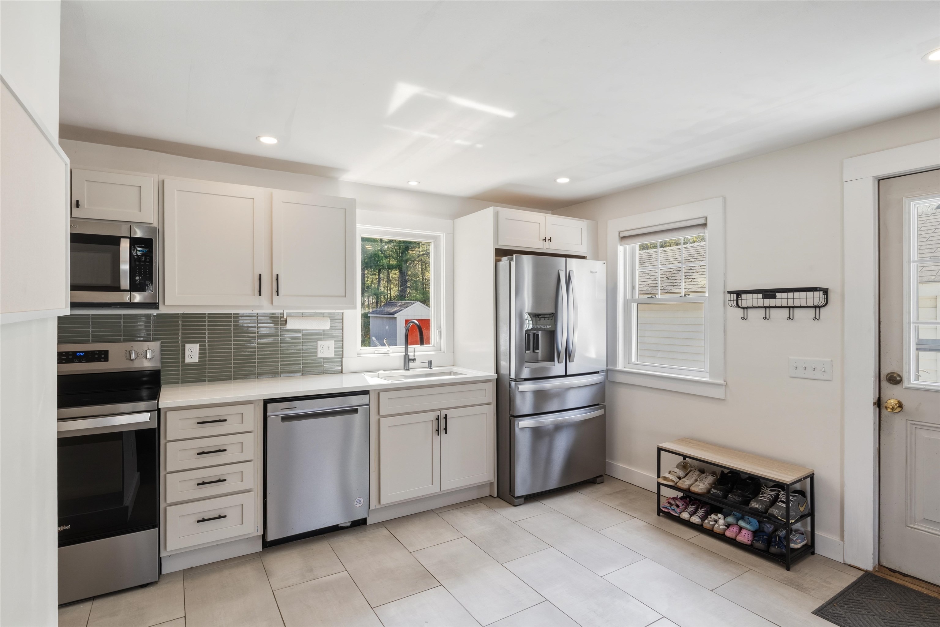175 Derry Rd, Hudson, NH 03051