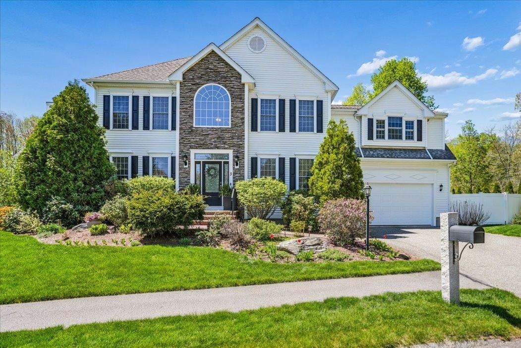 3 Crimson Ct, Nashua, NH 03063