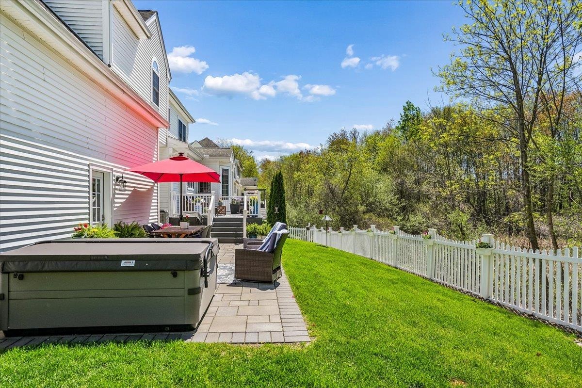 3 Crimson Ct, Nashua, NH 03063